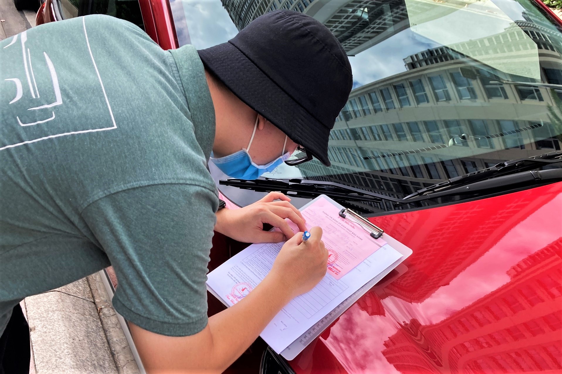 ngam xe qua dien thoai mua xe mua dich anh 1