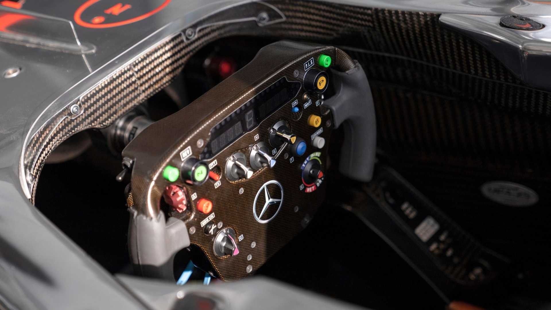 Xe đua F1 từng được Lewis Hamilton cầm lái ảnh 3 Xe dua F1 tung duoc Lewis Hamilton cam lai anh 3
