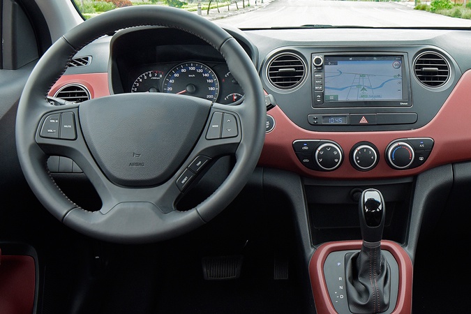 xe hang A duy nhat co den pha dung cong nghe guong cau anh 7