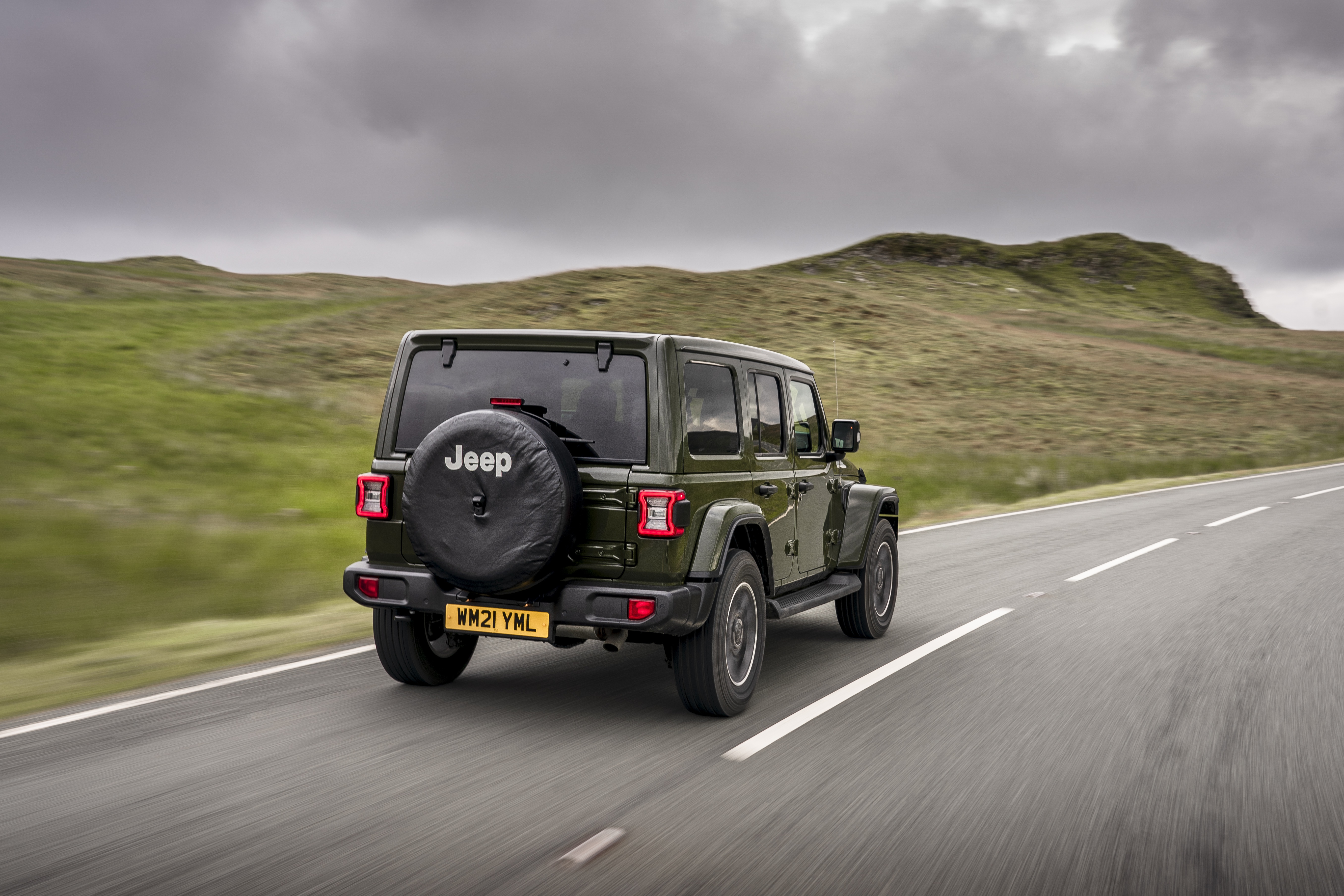 Jeep Wrangler 80th Anniversary Edition ảnh 4 Jeep Wrangler 80th Anniversary Edition anh 4