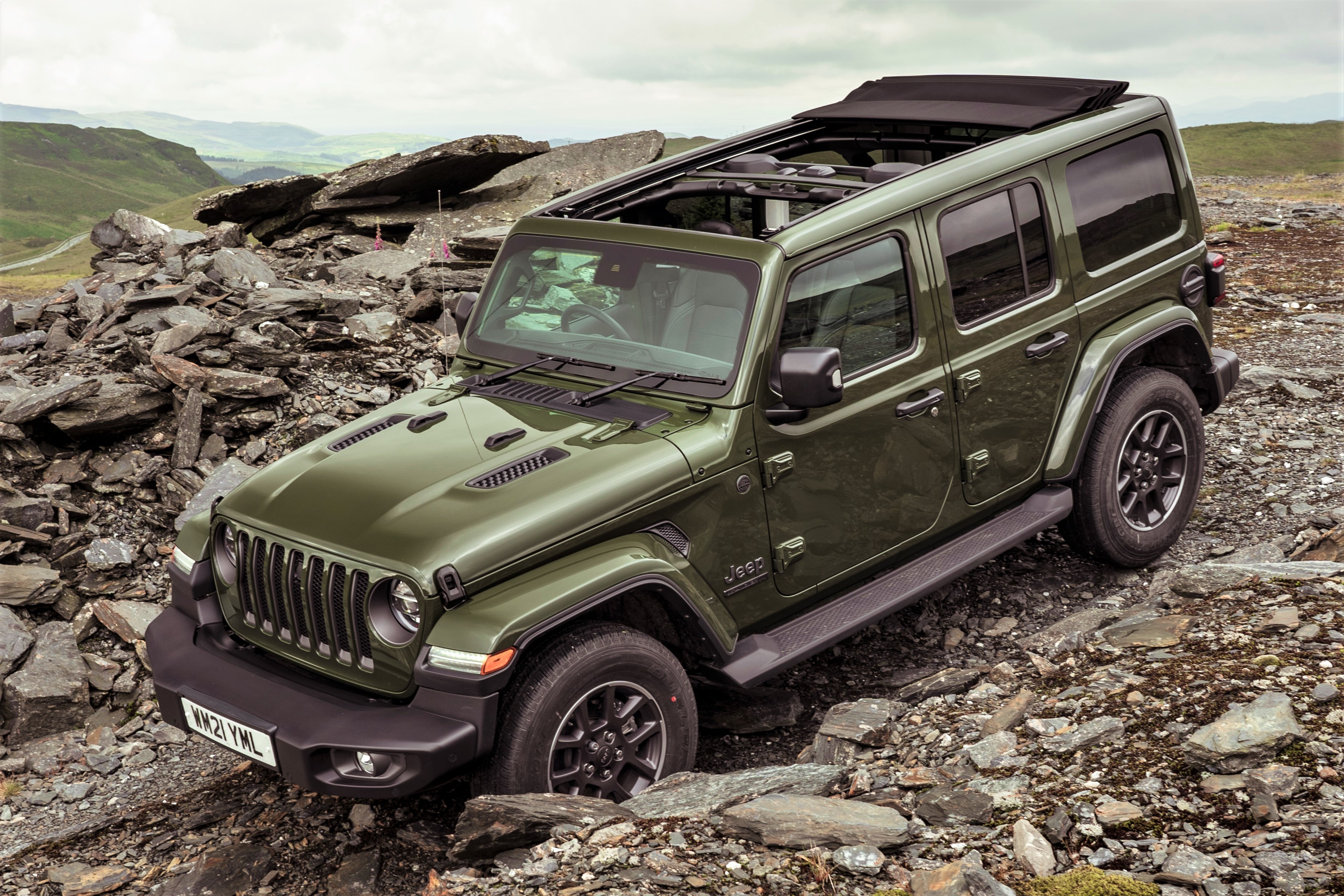 Jeep Wrangler 80th Anniversary Edition ảnh 2 Jeep Wrangler 80th Anniversary Edition anh 2