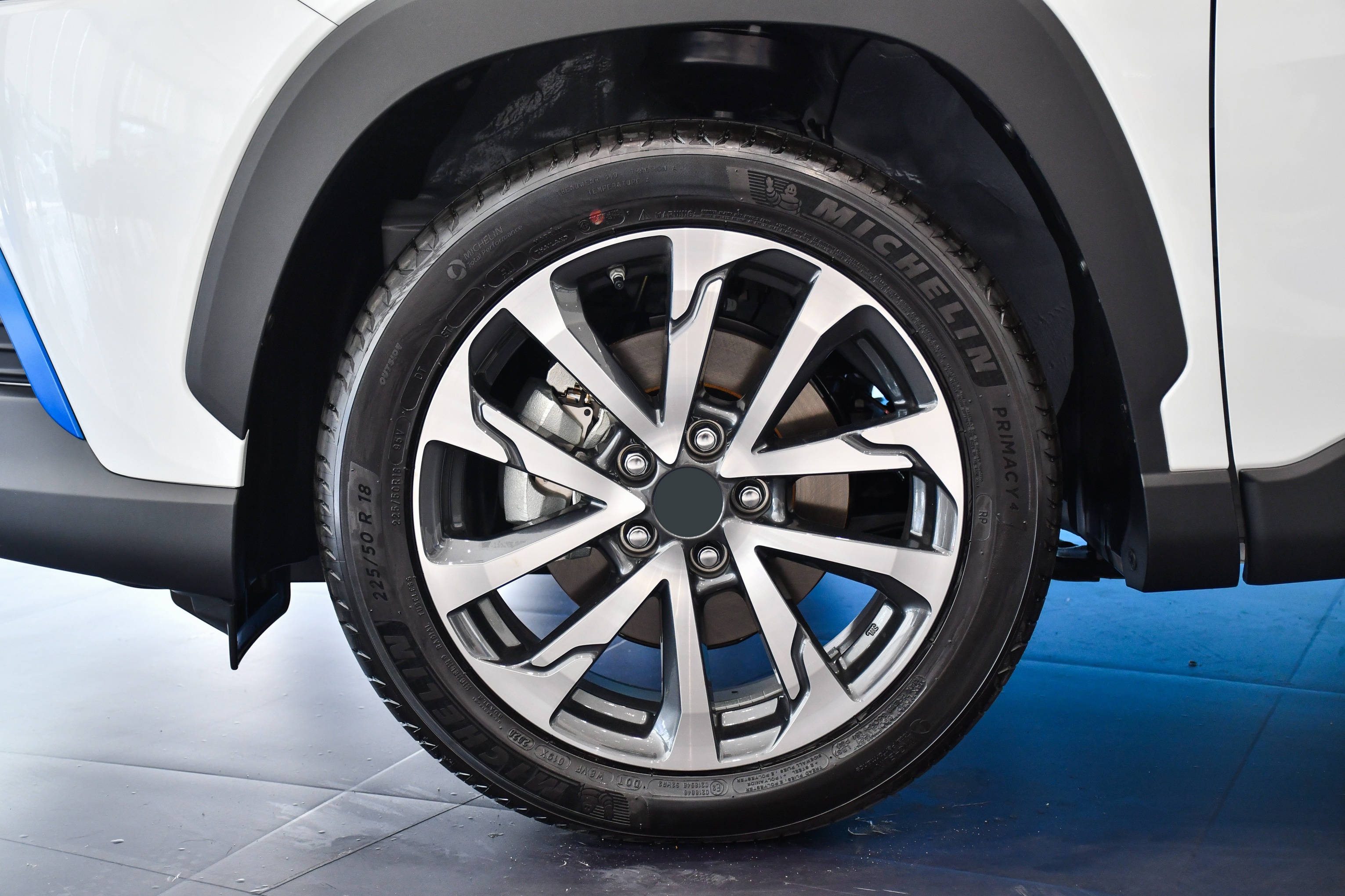 Thu thach nhin la-zang doan ten xe hinh anh