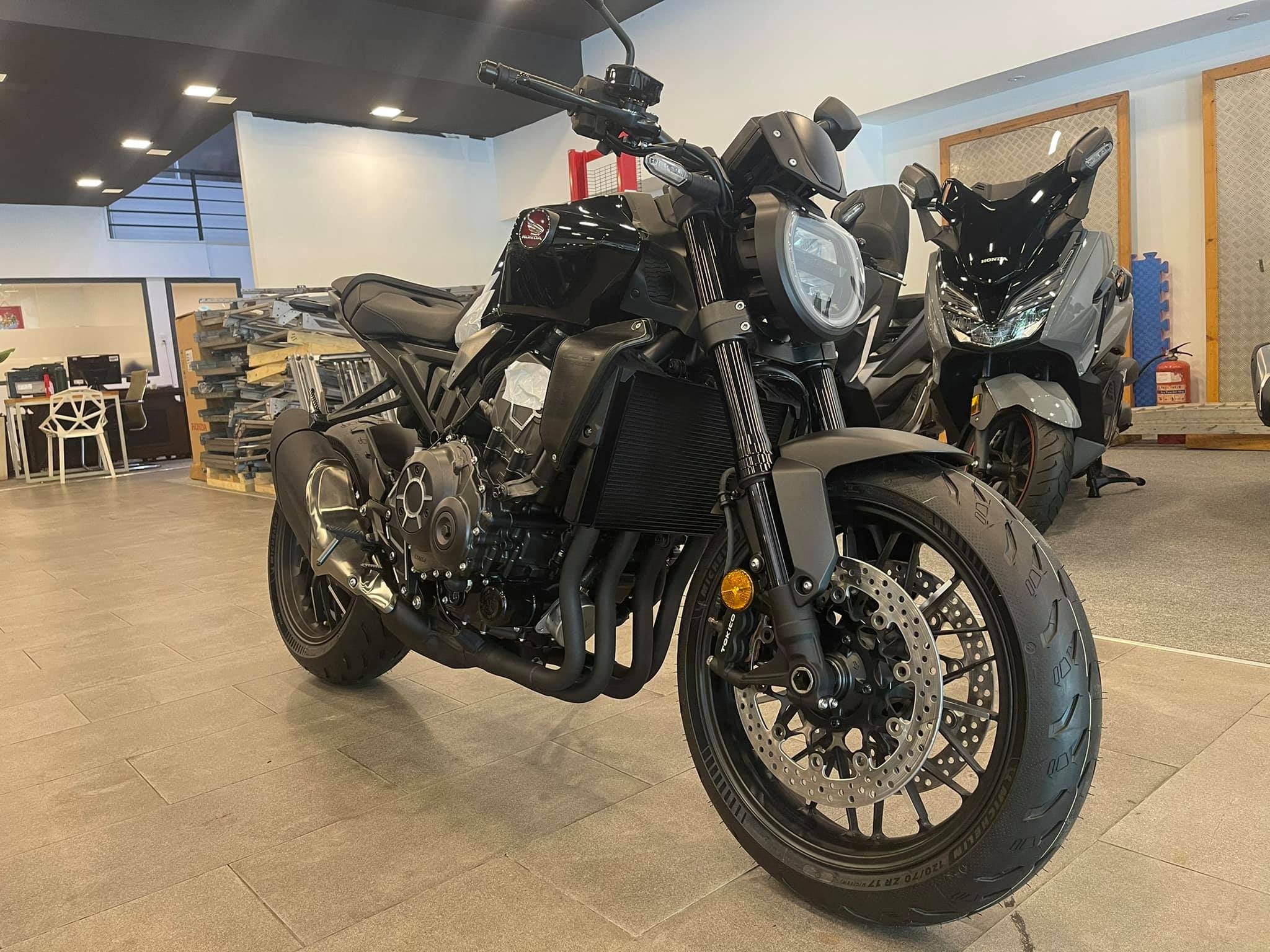 Honda CB1000R Black Edition đầu tiên xuất hiện tại Việt Nam ảnh 1 Honda CB1000R Black Edition dau tien xuat hien tai Viet Nam anh 1