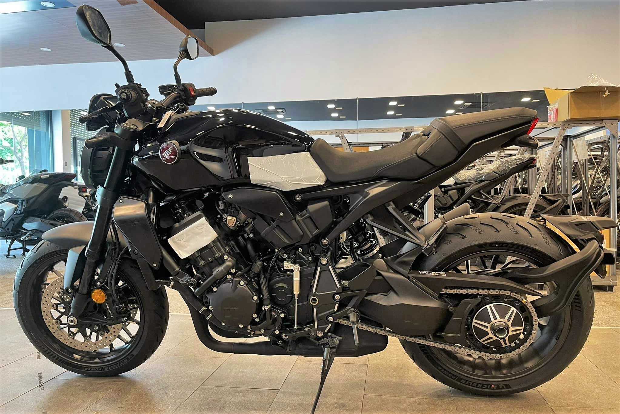 Honda CB1000R Black Edition dau tien xuat hien tai Viet Nam hinh anh