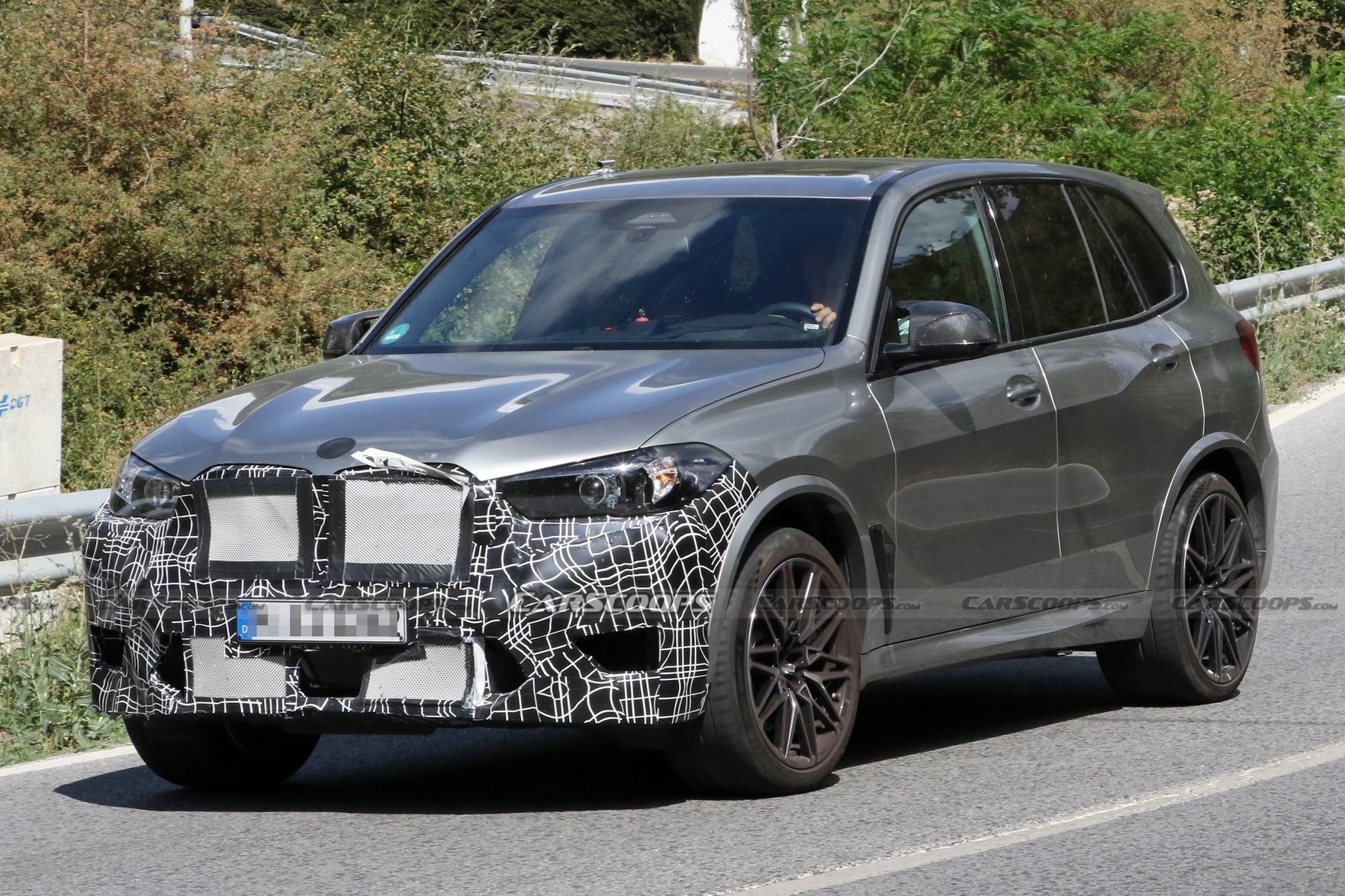 BMW X5 M phien ban moi lo dien hinh anh