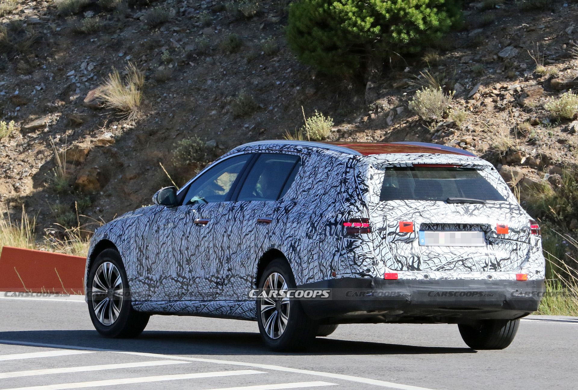 C-Class biến thể gầm cao được chạy thử nghiệm ảnh 2 C-Class bien the gam cao duoc chay thu nghiem anh 2