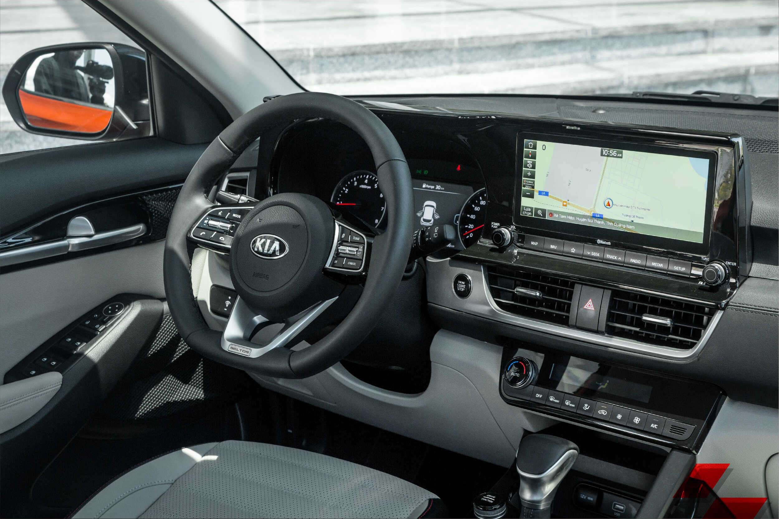 Kia Seltos dung logo moi anh 3