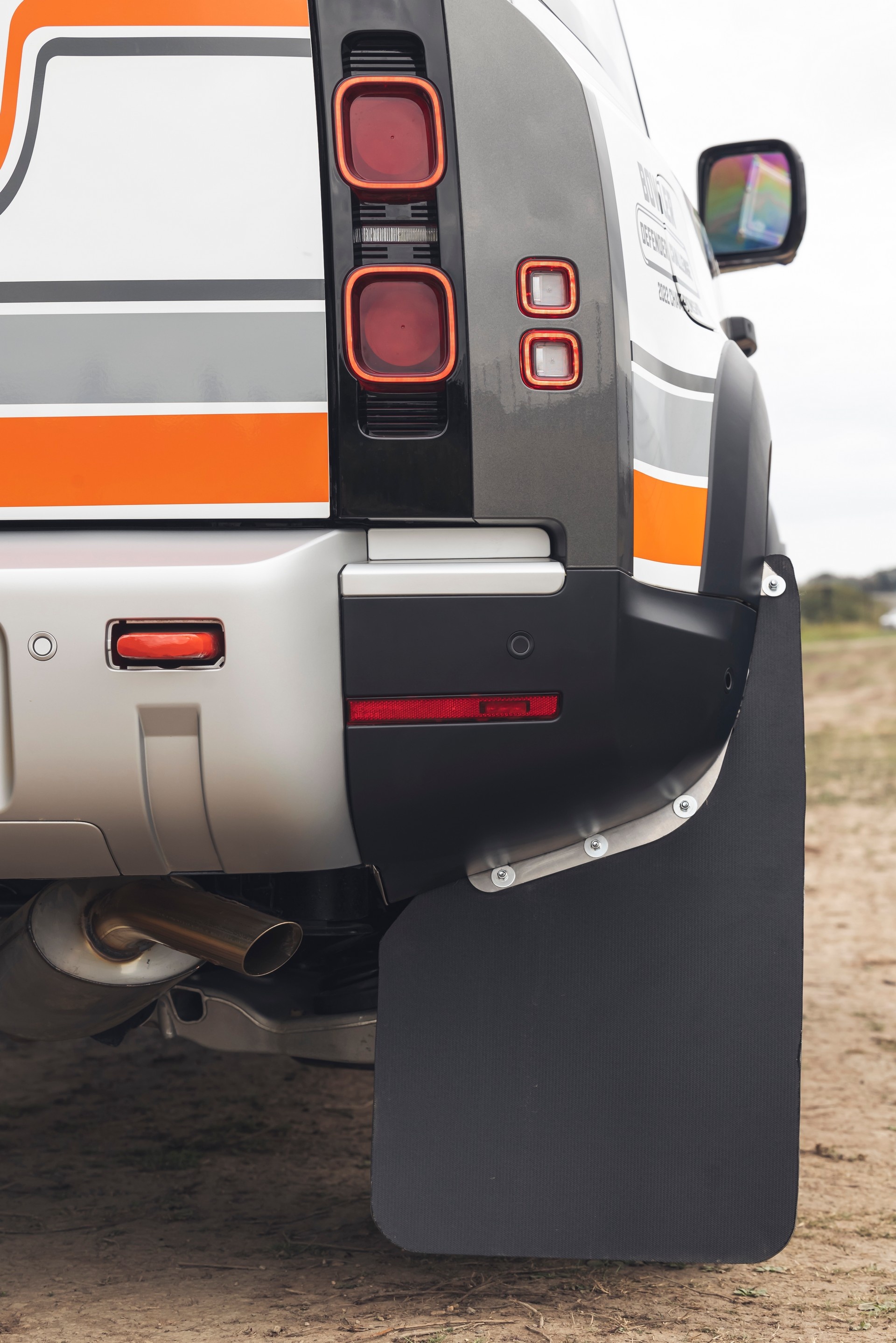 Land Rover Defender phiên bản xe đua địa hình ảnh 6 Land Rover Defender phien ban xe dua dia hinh anh 6