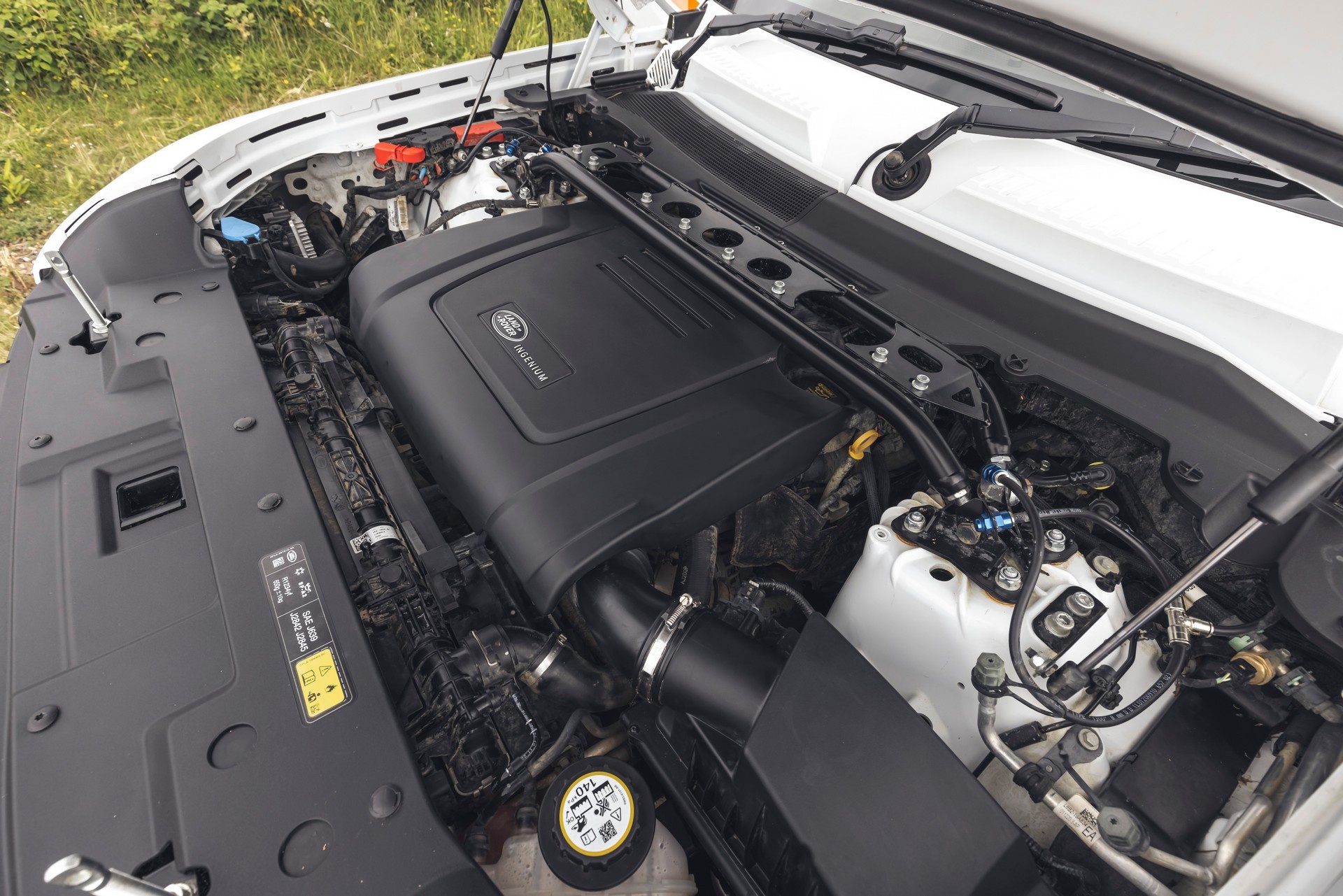 Land Rover Defender phiên bản xe đua địa hình ảnh 7 Land Rover Defender phien ban xe dua dia hinh anh 7