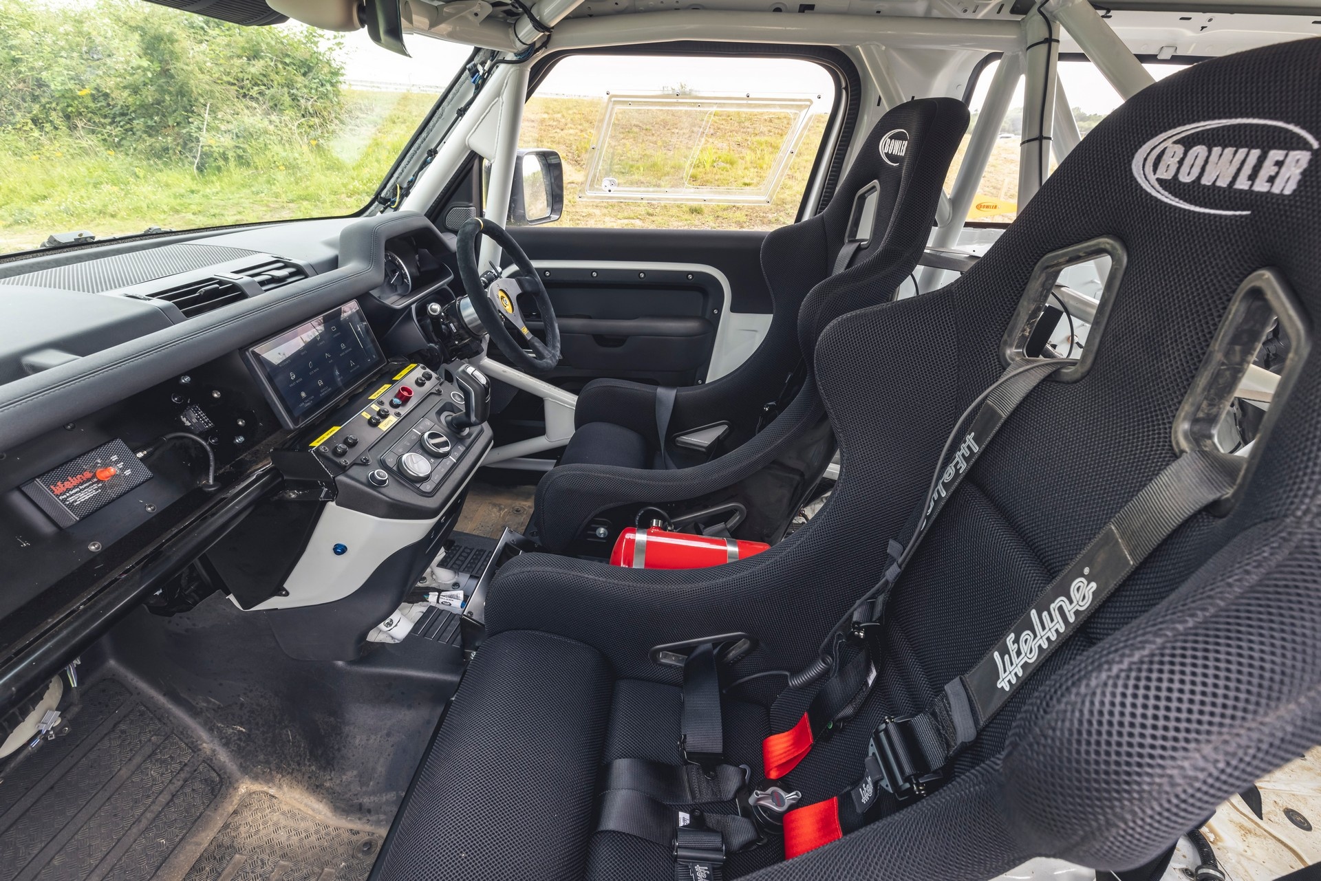 Land Rover Defender phiên bản xe đua địa hình ảnh 8 Land Rover Defender phien ban xe dua dia hinh anh 8