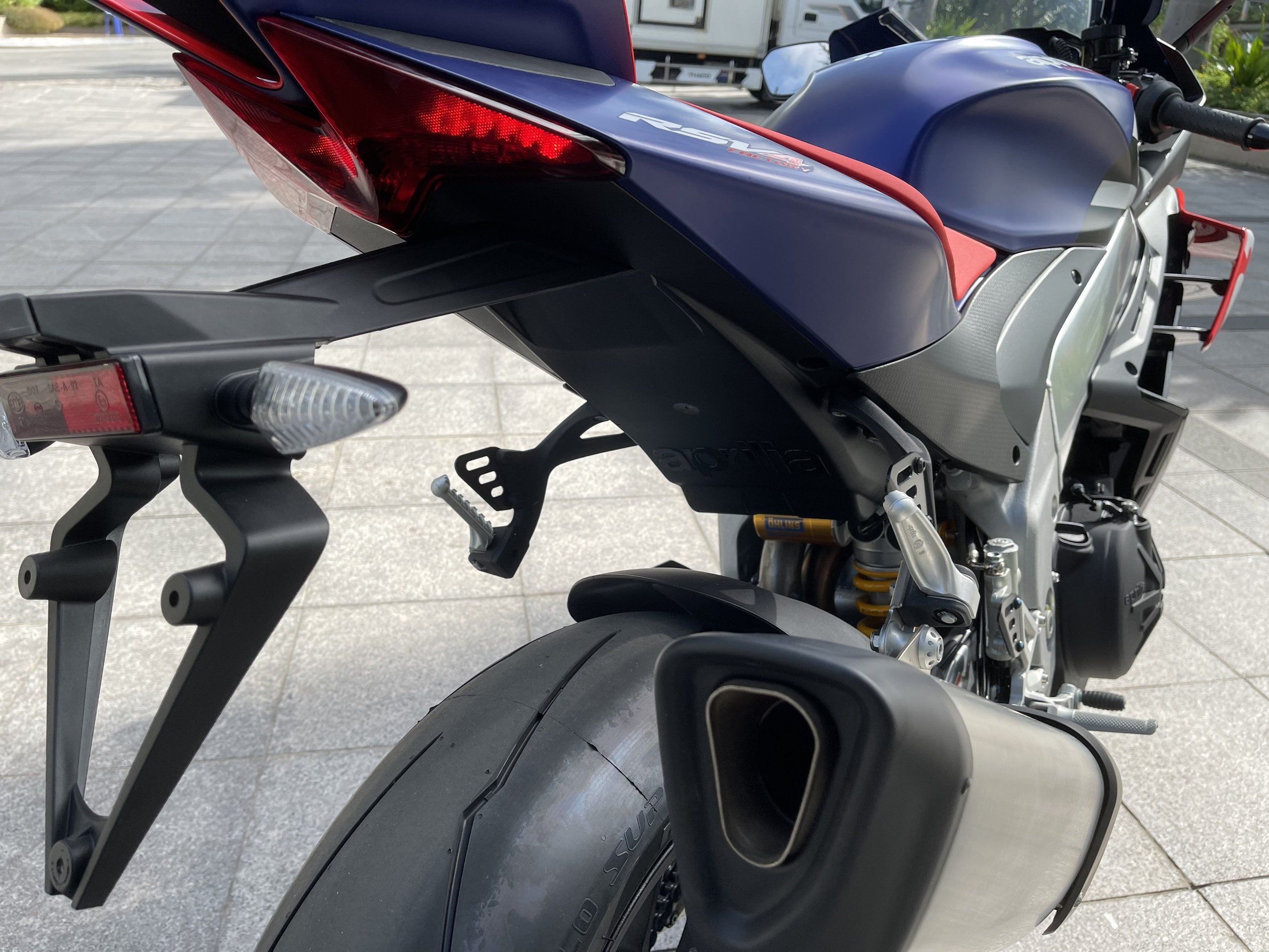 Chi tiết siêu môtô Aprilia RSV4 1100 Factory tại Việt Nam ảnh 6 Chi tiet sieu moto Aprilia RSV4 1100 Factory tai Viet Nam anh 6