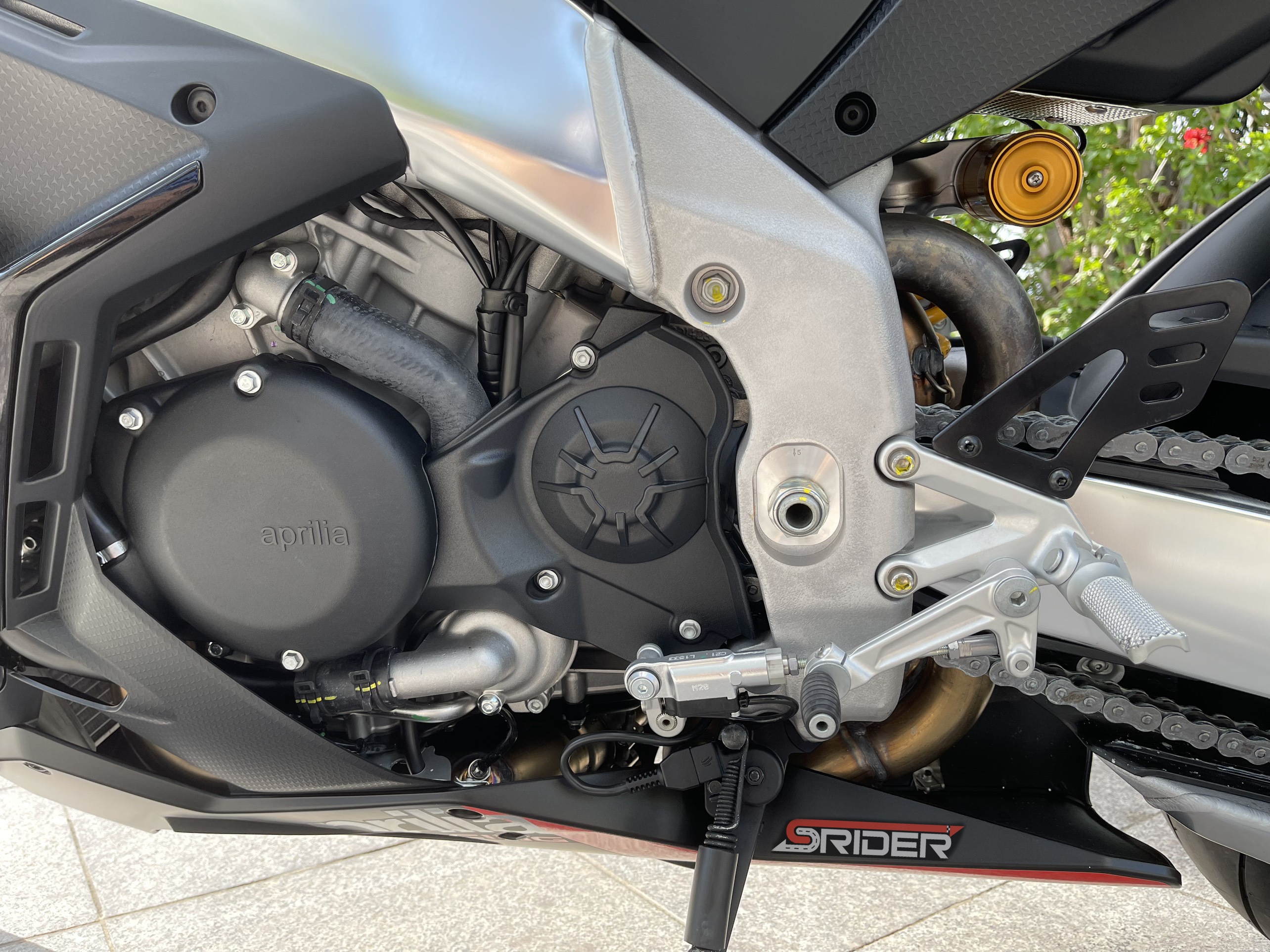 Chi tiết siêu môtô Aprilia RSV4 1100 Factory tại Việt Nam ảnh 8 Chi tiet sieu moto Aprilia RSV4 1100 Factory tai Viet Nam anh 8