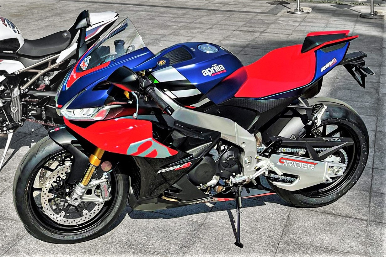 Chi tiet sieu moto Aprilia RSV4 1100 Factory dau tien tai Viet Nam hinh anh