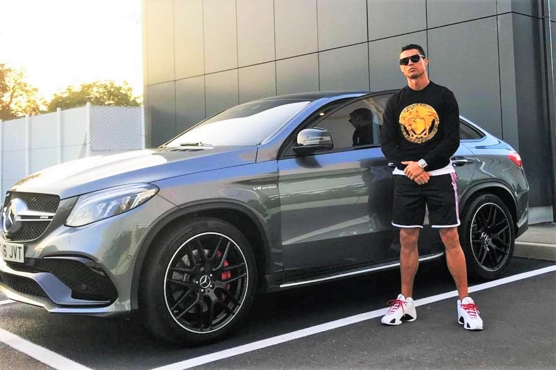 Nhung mau SUV dat gia trong bo suu tap cua Cristiano Ronaldo hinh anh