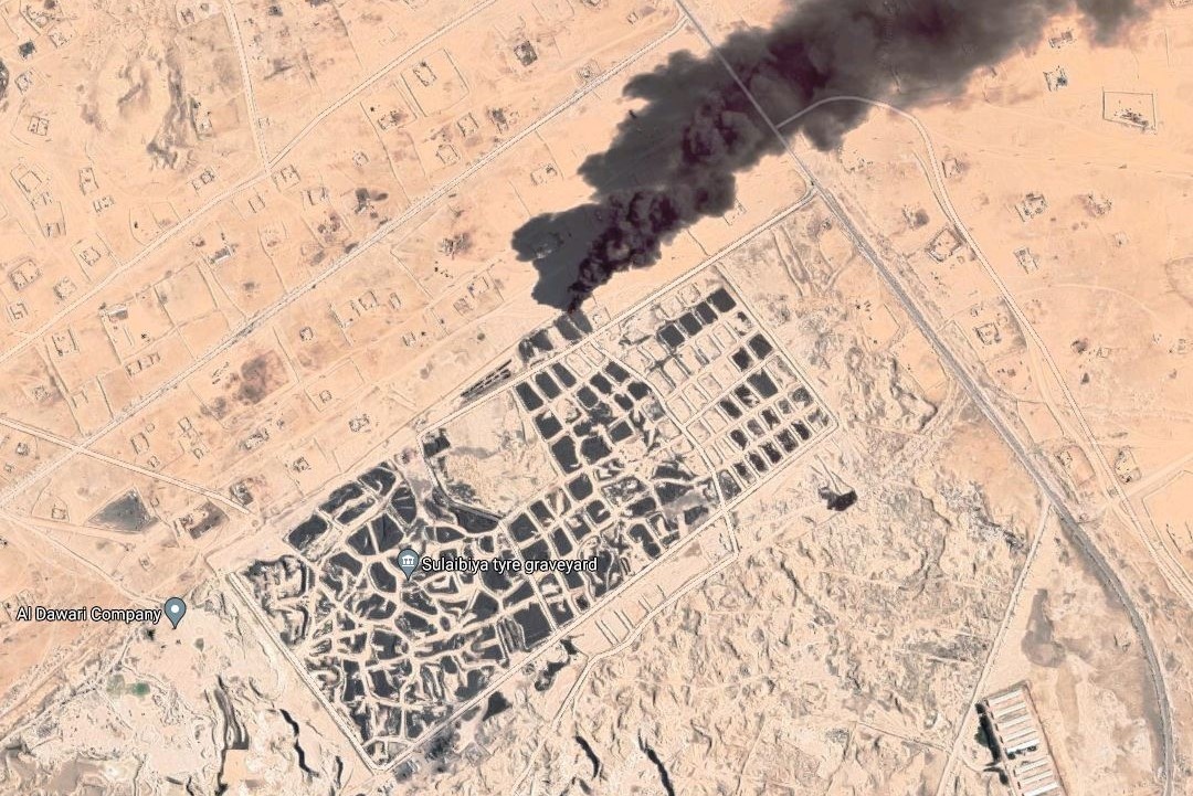 Bai lop xe cu lon nhat the gioi boc chay anh 2