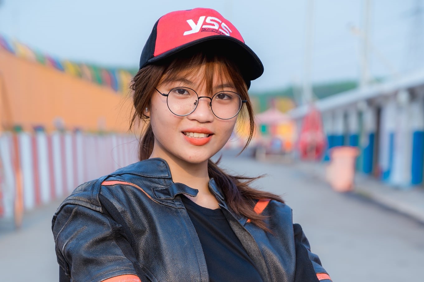 Nhung bong hong lang dua xe lam gi trong mua dich? hinh anh