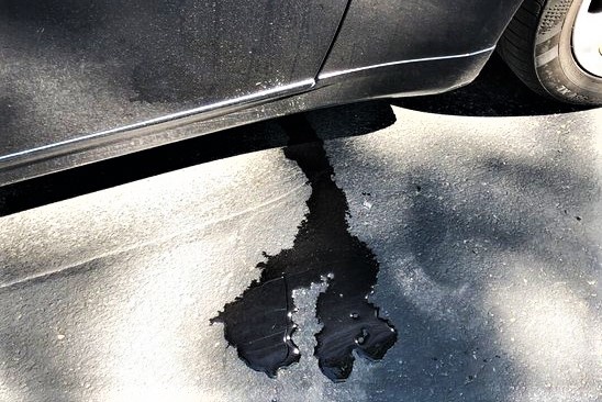 Ôtô bị chảy nước dưới gầm có sao không ảnh 1 Oto bi chay nuoc duoi gam co sao khong anh 1