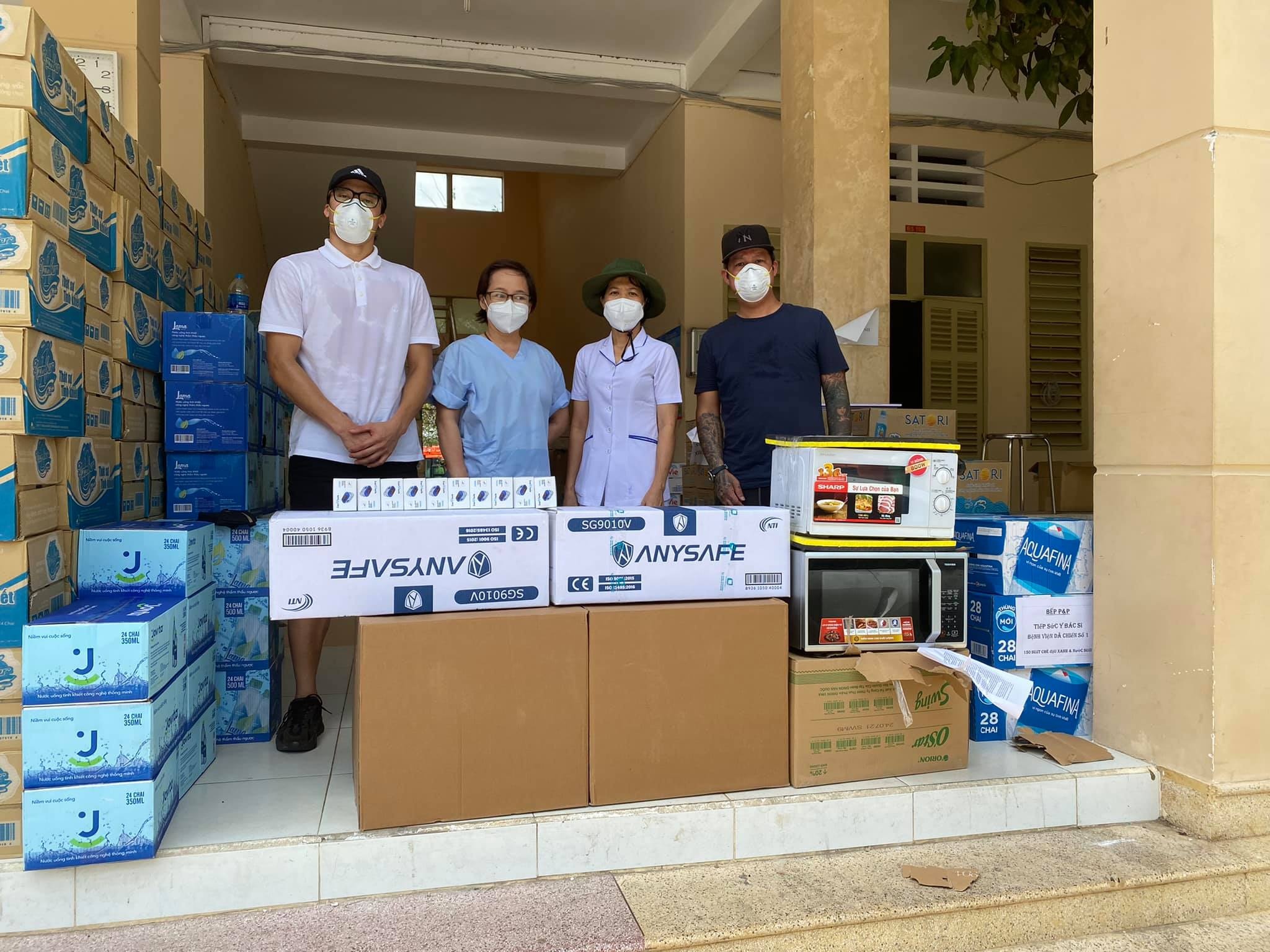 Bùi Tiến Dũng dùng siêu xe hỗ trợ chống dịch tại TP.HCM ảnh 4 Bui Tien Dung dung sieu xe ho tro chong dich tai TP.HCM anh 4