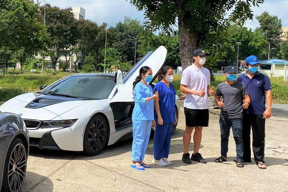 Thu mon Tien Dung va ban be ho tro chong dich tai TP.HCM hinh anh