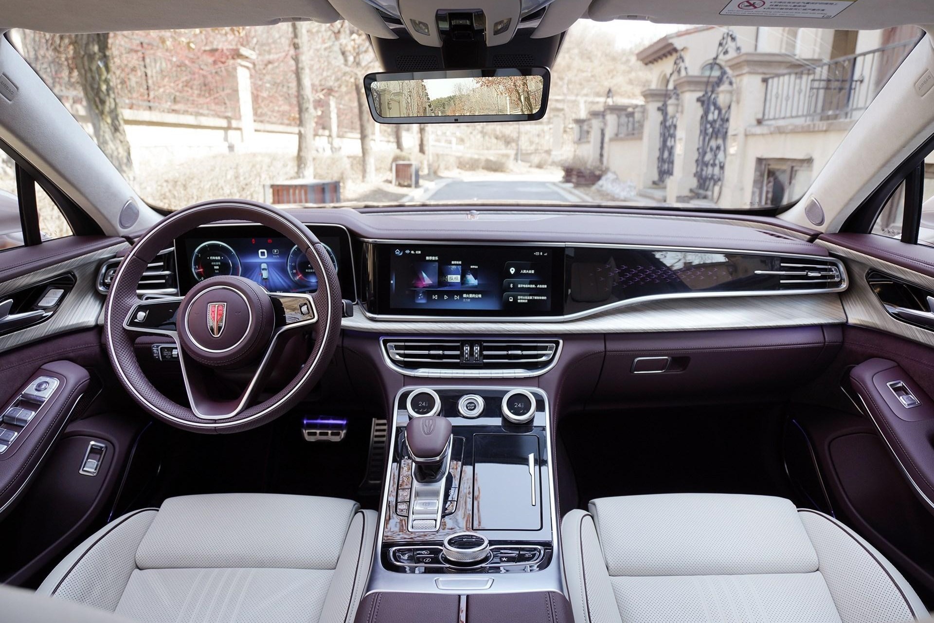 Trung Quoc tang xe sang cho VDV dat HCV anh 3