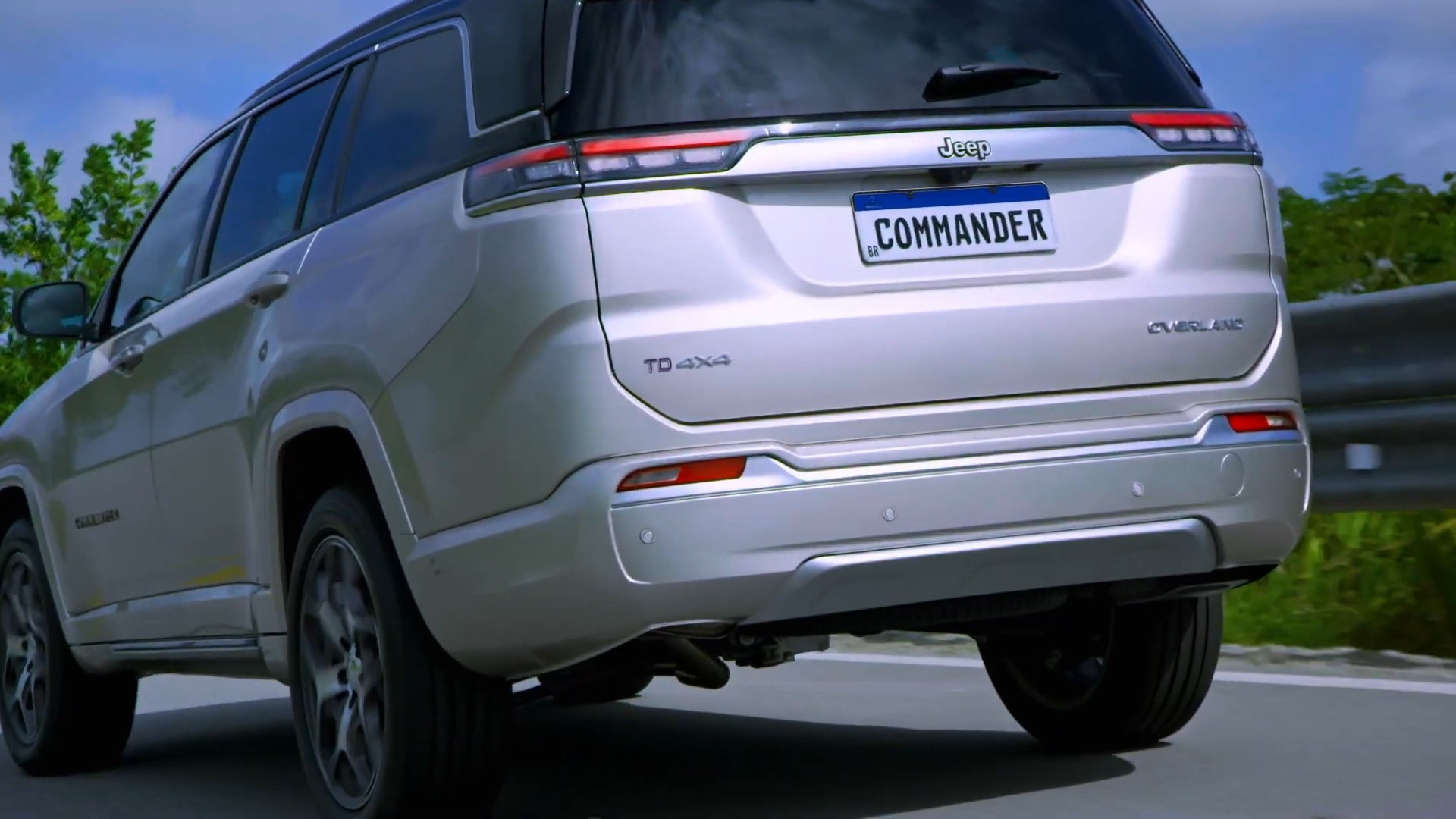 Jeep gioi thieu SUV 7 cho dau tien tai khu vuc Nam My anh 5