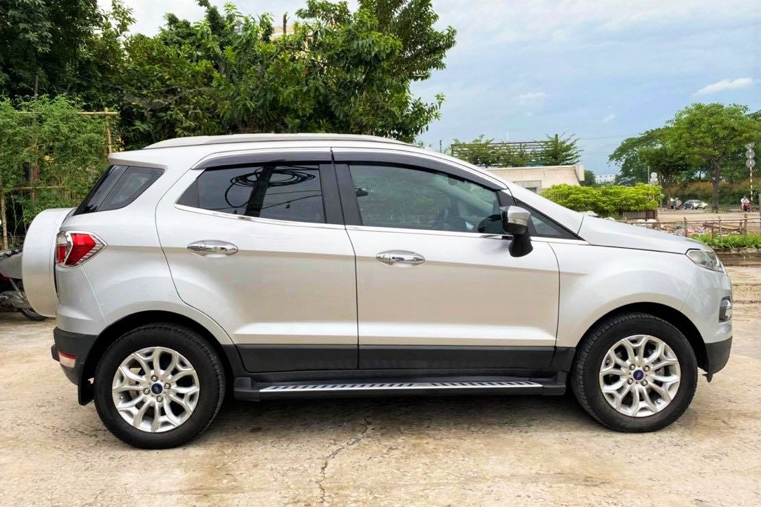 Toi nen mua VinFast Fadil moi hay Ford EcoSport cu voi 500 trieu dong? hinh anh