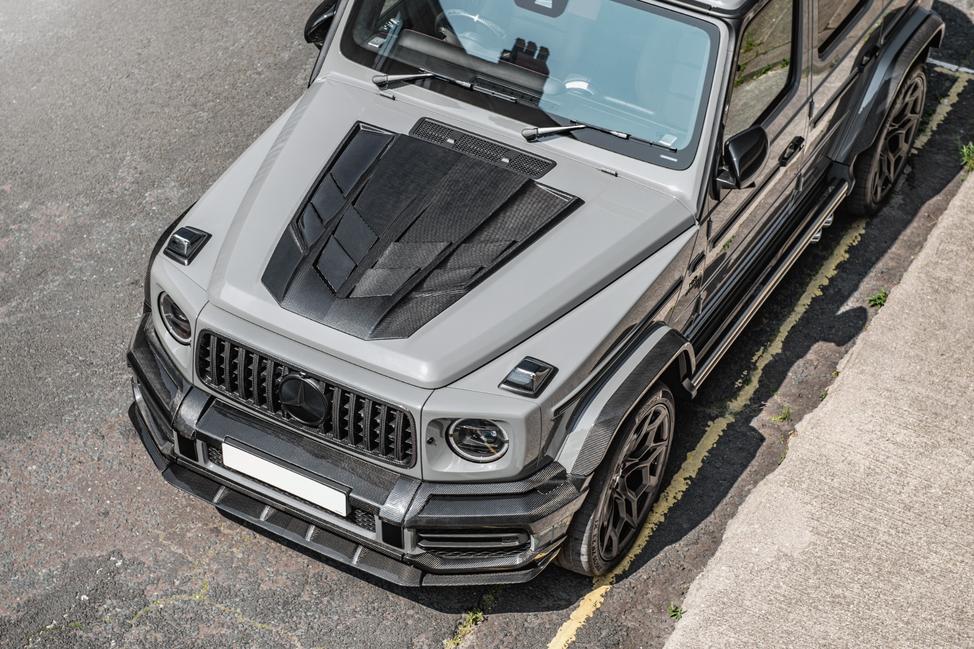 Mercedes-Benz G-Class voi goi do carbon anh 3