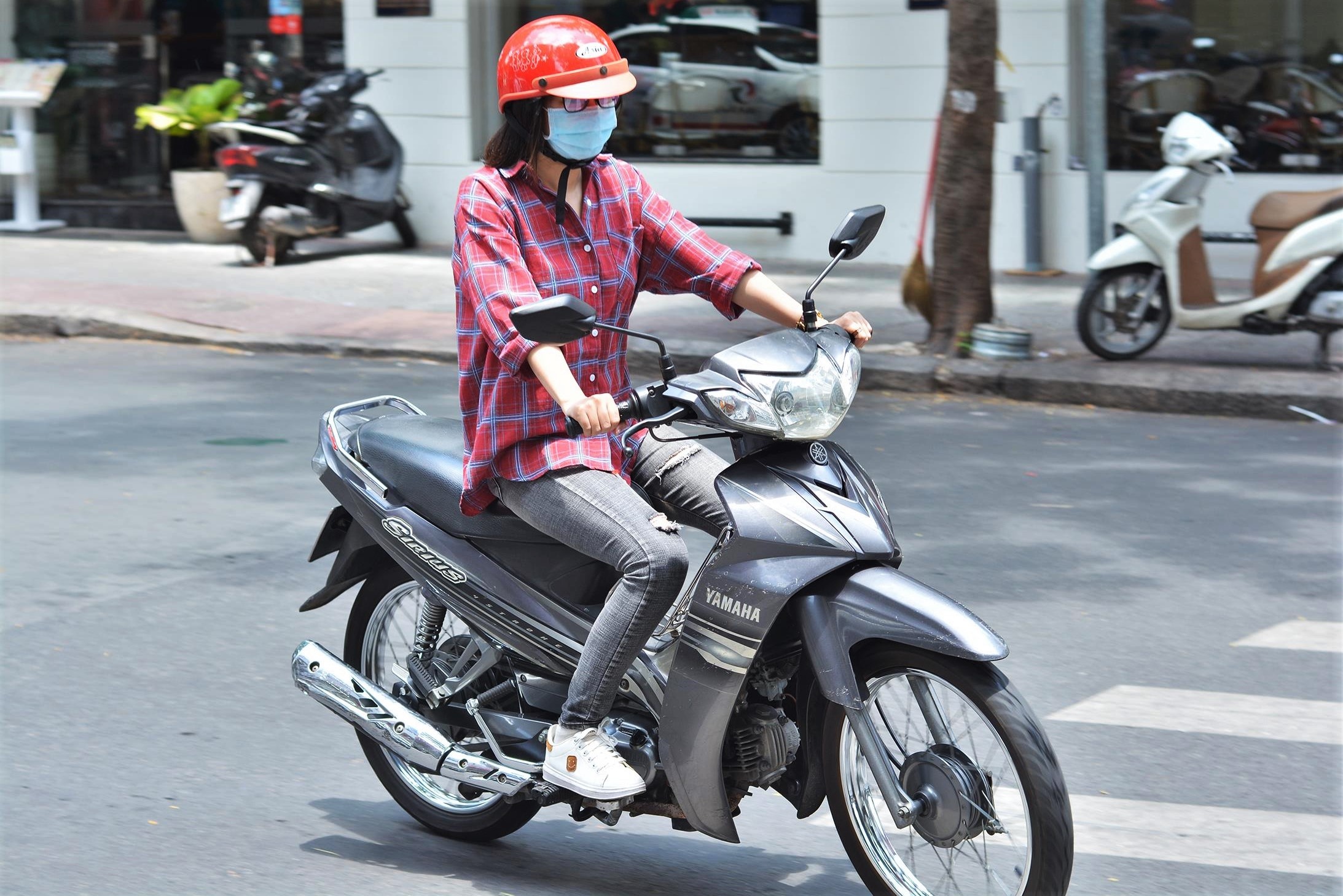 Nhung van de xe may gap phai trong mua gian cach o TP.HCM hinh anh