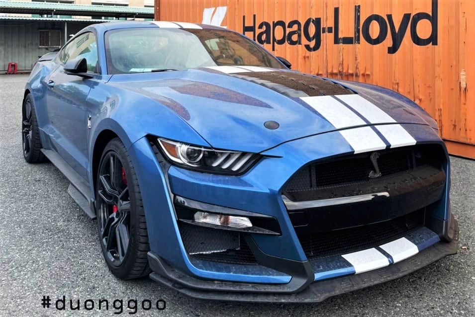 Chiec Ford Mustang Shelby GT500 2021 dau tien tai TP.HCM hinh anh