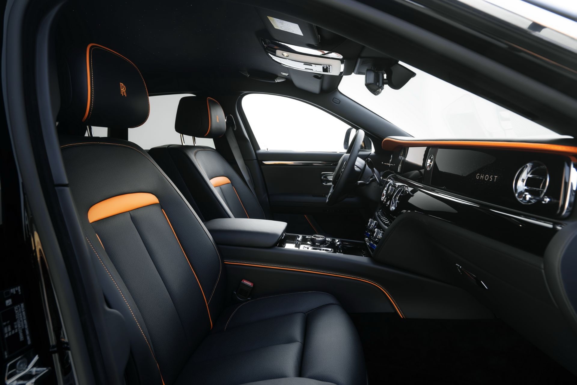 Rolls-Royce Ghost với gói độ mạnh hơn 670 mã lực ảnh 7 Rolls-Royce Ghost voi goi do manh hon 670 ma luc anh 7