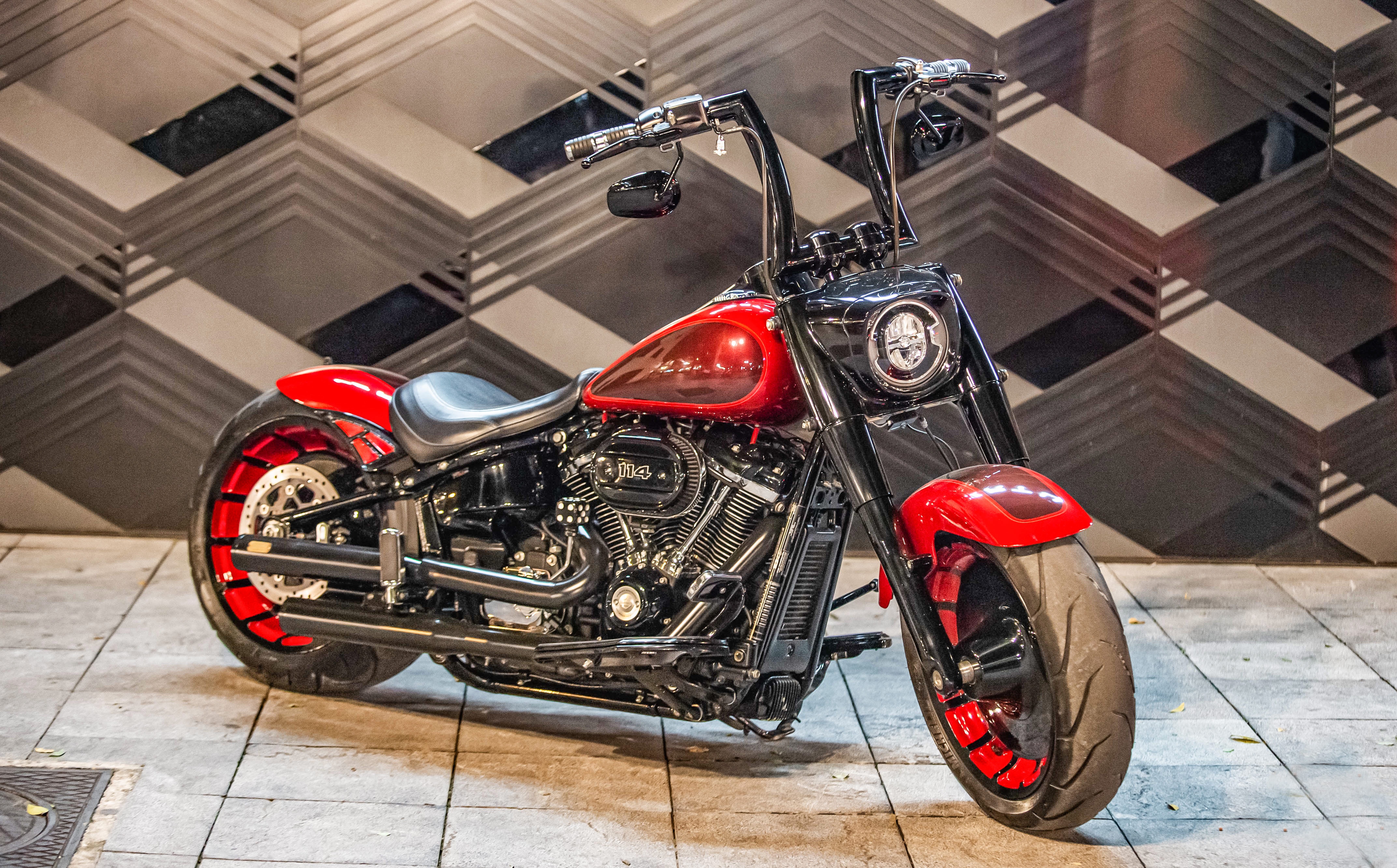 Harley-Davidson Fat Boy với bản độ tay lái cao lạ mắt tại Hà Nội ảnh 1 Harley-Davidson Fat Boy voi ban do tay lai cao la mat tai Ha Noi anh 1