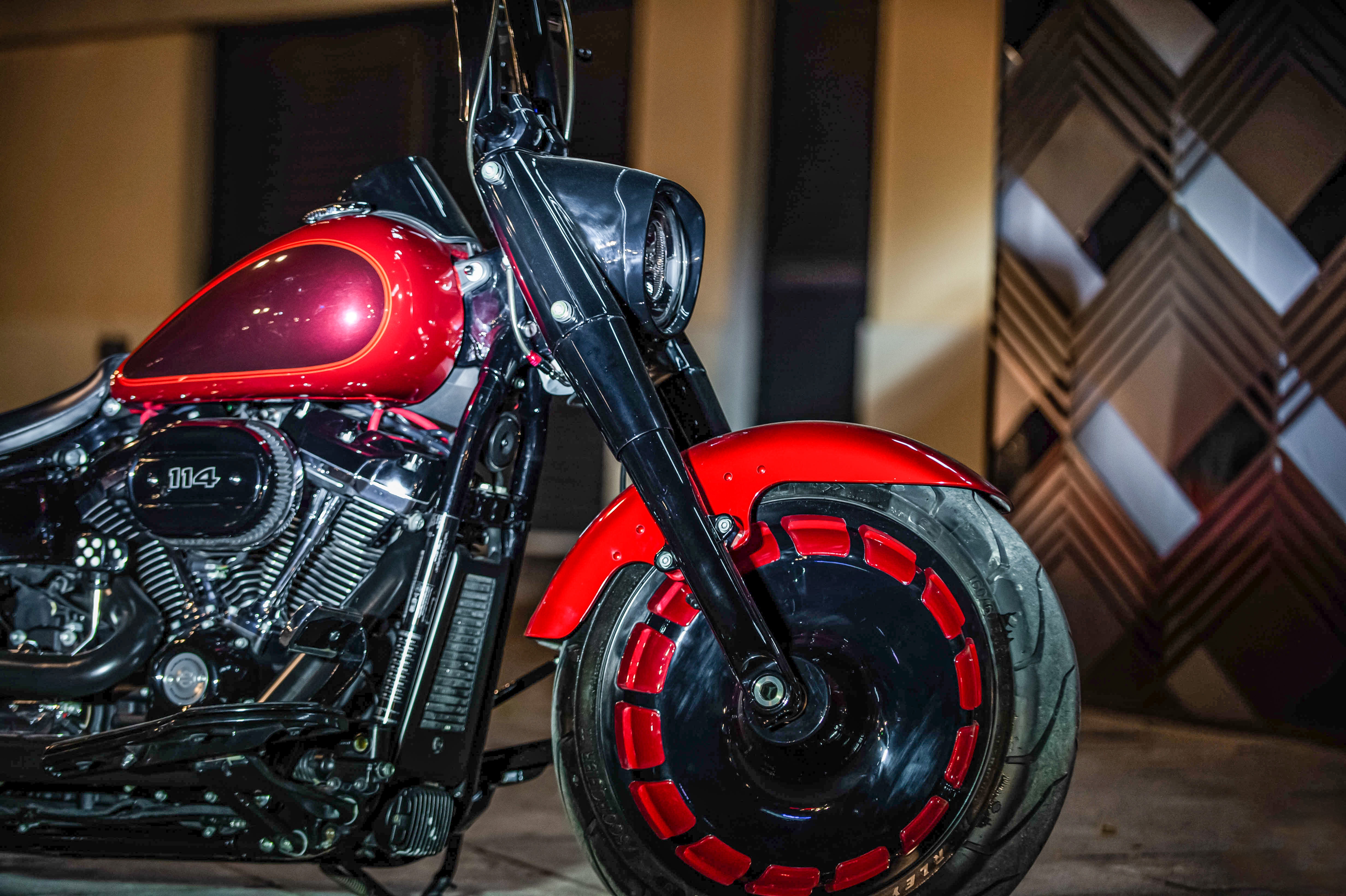 Harley-Davidson Fat Boy với bản độ tay lái cao lạ mắt tại Hà Nội ảnh 4 Harley-Davidson Fat Boy voi ban do tay lai cao la mat tai Ha Noi anh 4
