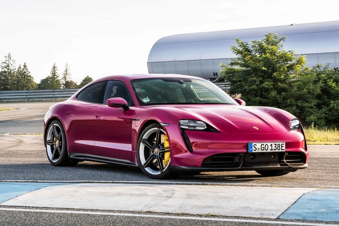 Porsche Taycan 2022 duoc trang bi tinh nang do xe bang smartphone hinh anh