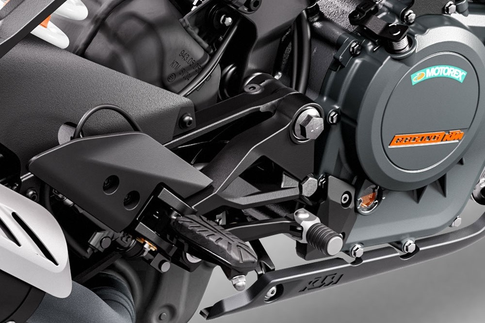 Chi tiet KTM RC 390 the he moi anh 9