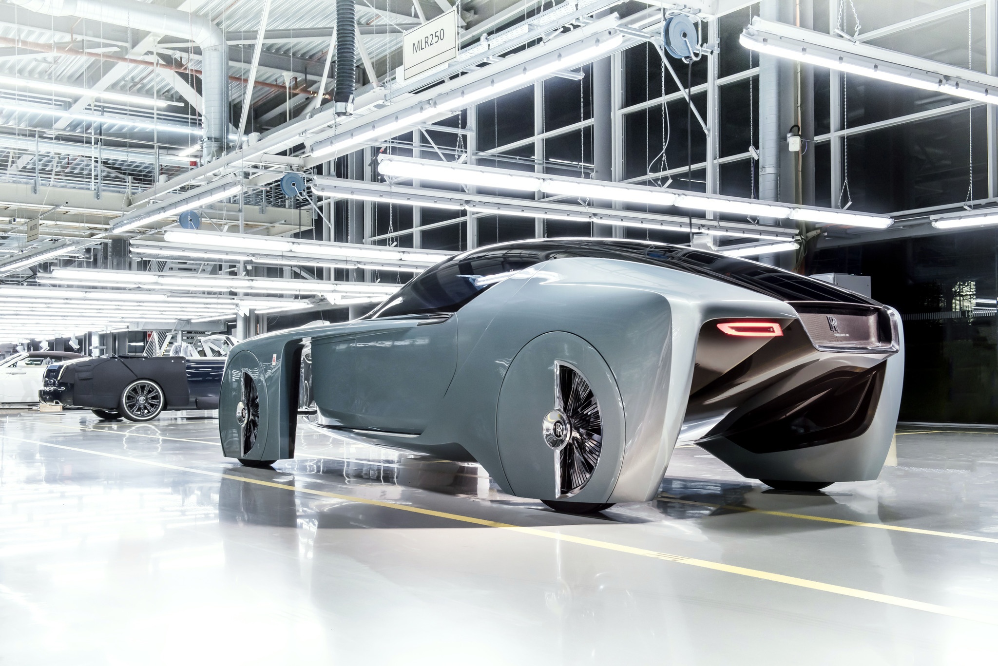 Rolls-Royce lên kế hoạch sản xuất ôtô thương mại chạy điện ảnh 3 Rolls-Royce len ke hoach san xuat oto thuong mai chay dien anh 3