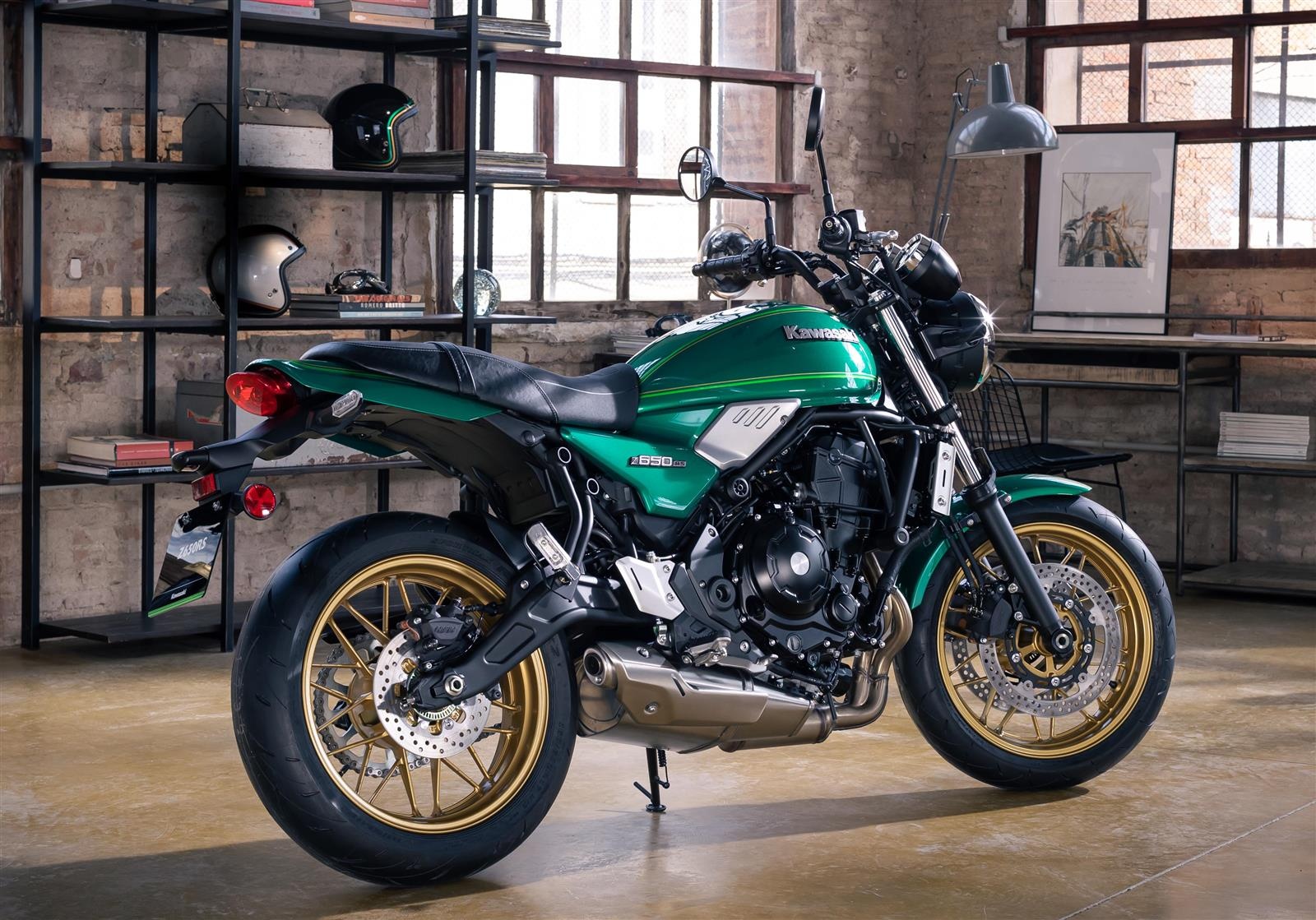 Kawasaki Z650RS vua ra mat anh 2