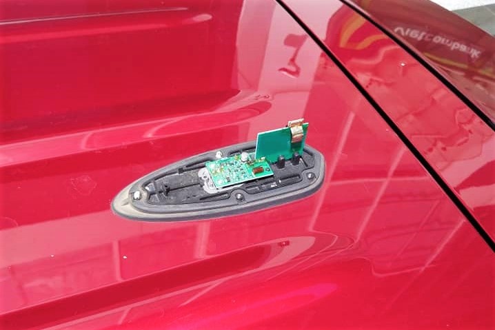 Mot so xe Toyota Rush tai Viet Nam bi gay ang-ten vay ca hinh anh