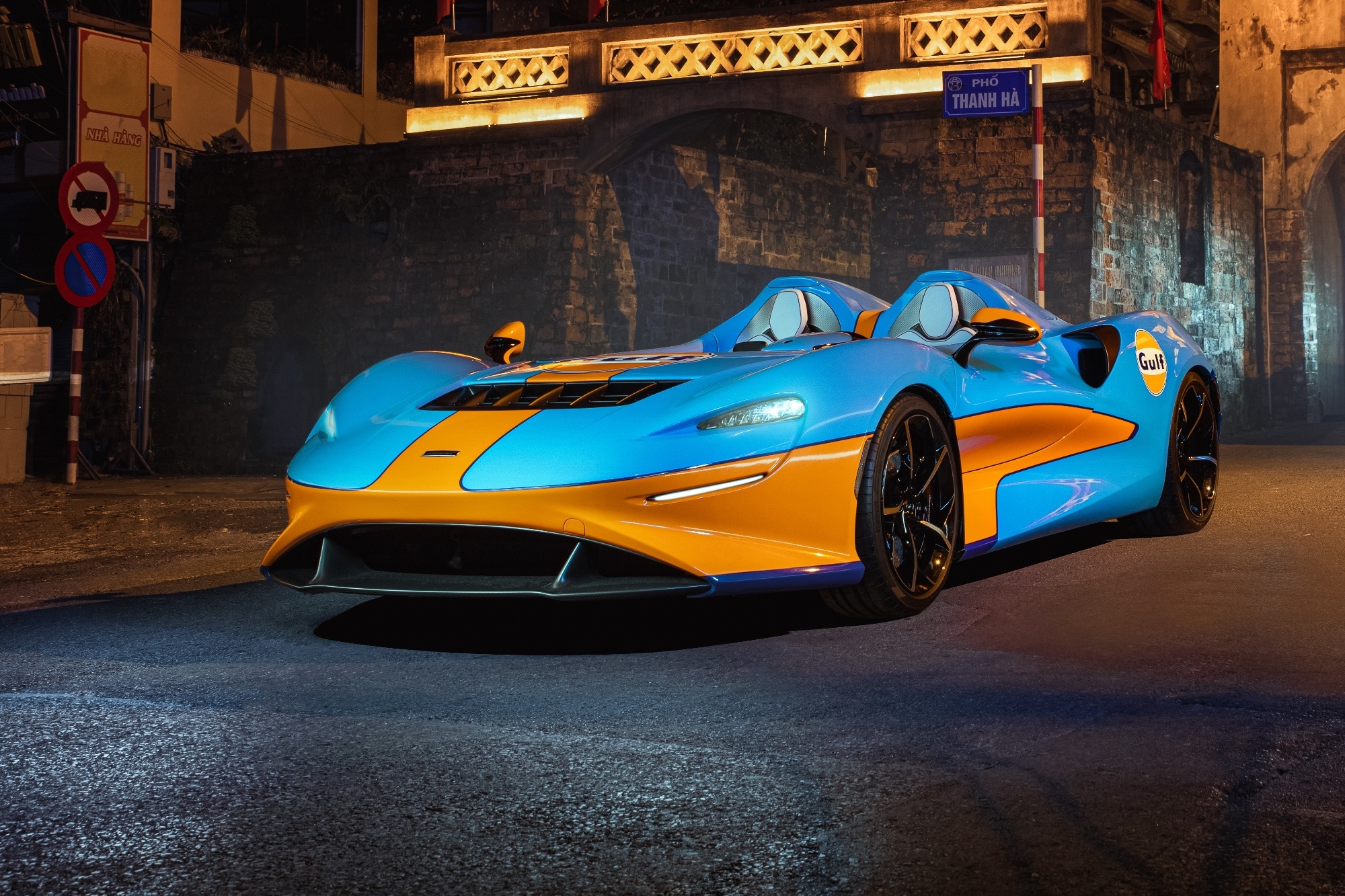 Sieu xe McLaren Elva tri gia tram ty dong tren duong pho Ha Noi hinh anh
