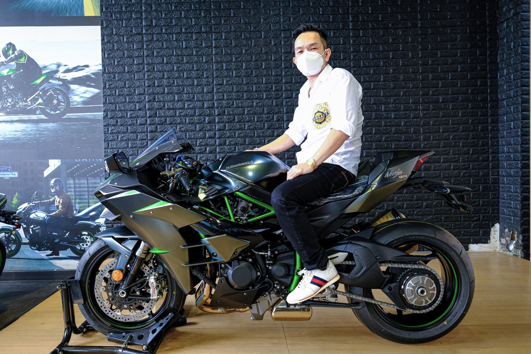 Chi tiet sieu moto Kawasaki Ninja H2 Carbon anh 13