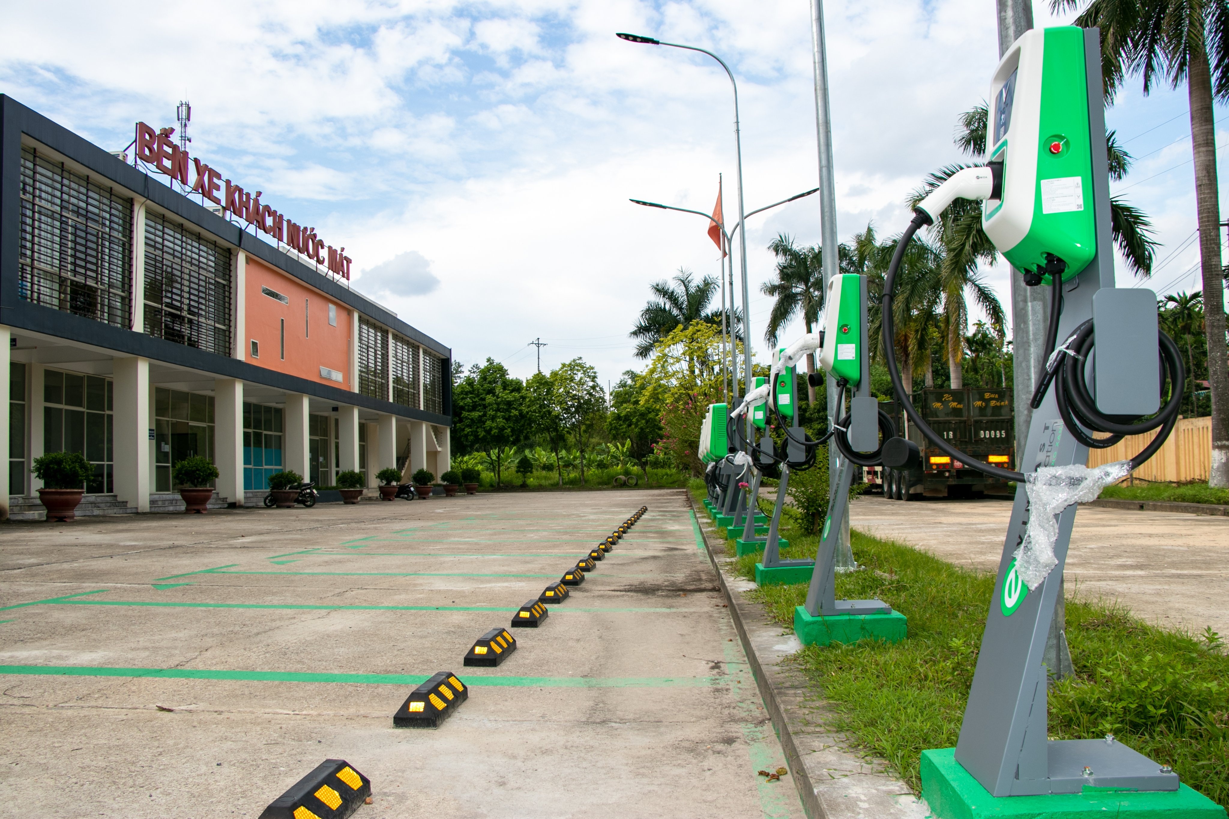 trạm sạc ôtô điện VinFast ảnh 5 tram sac oto dien VinFast anh 5