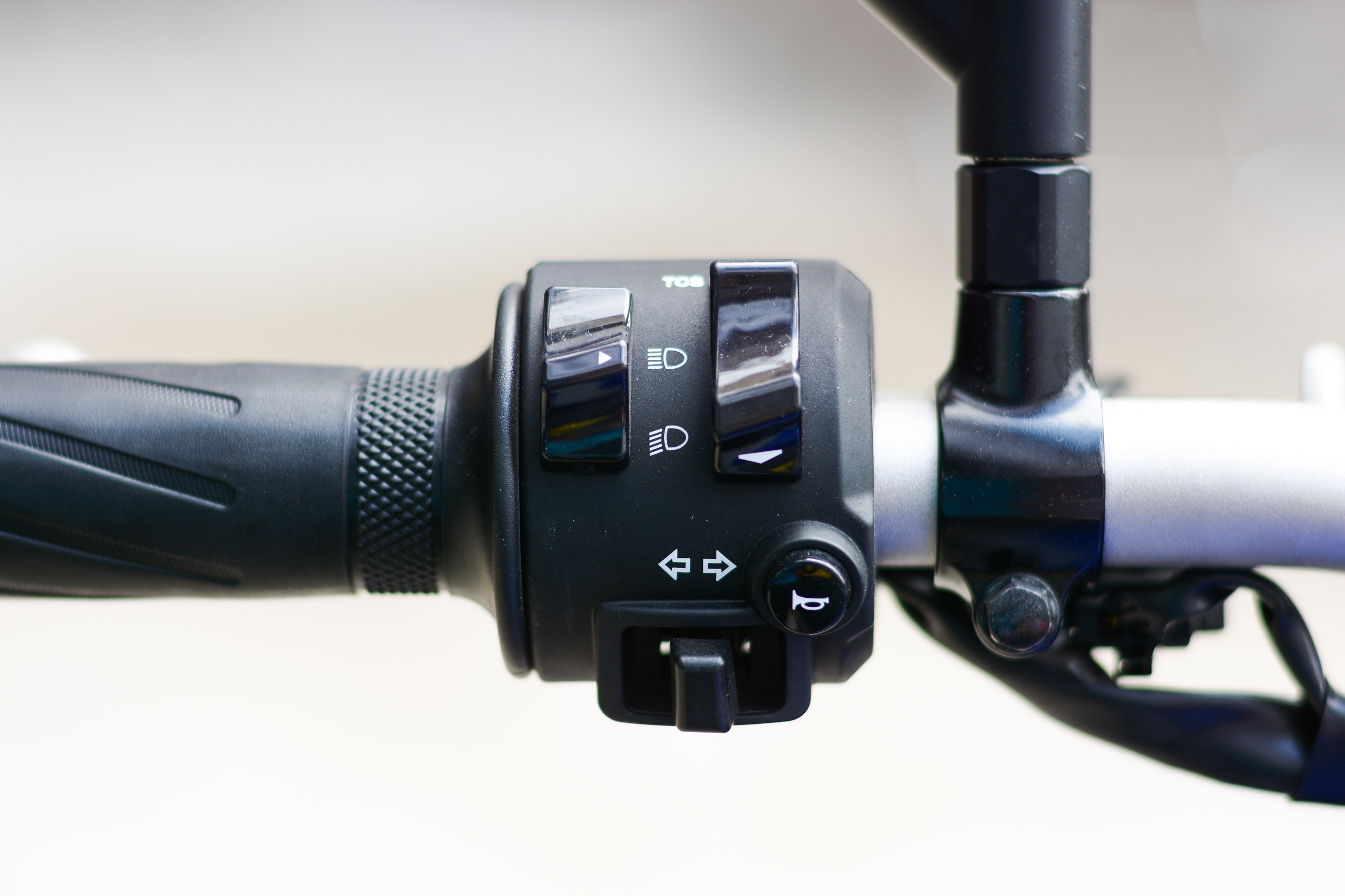 Can canh Yamaha MT-09 gia 329 trieu dong anh 6