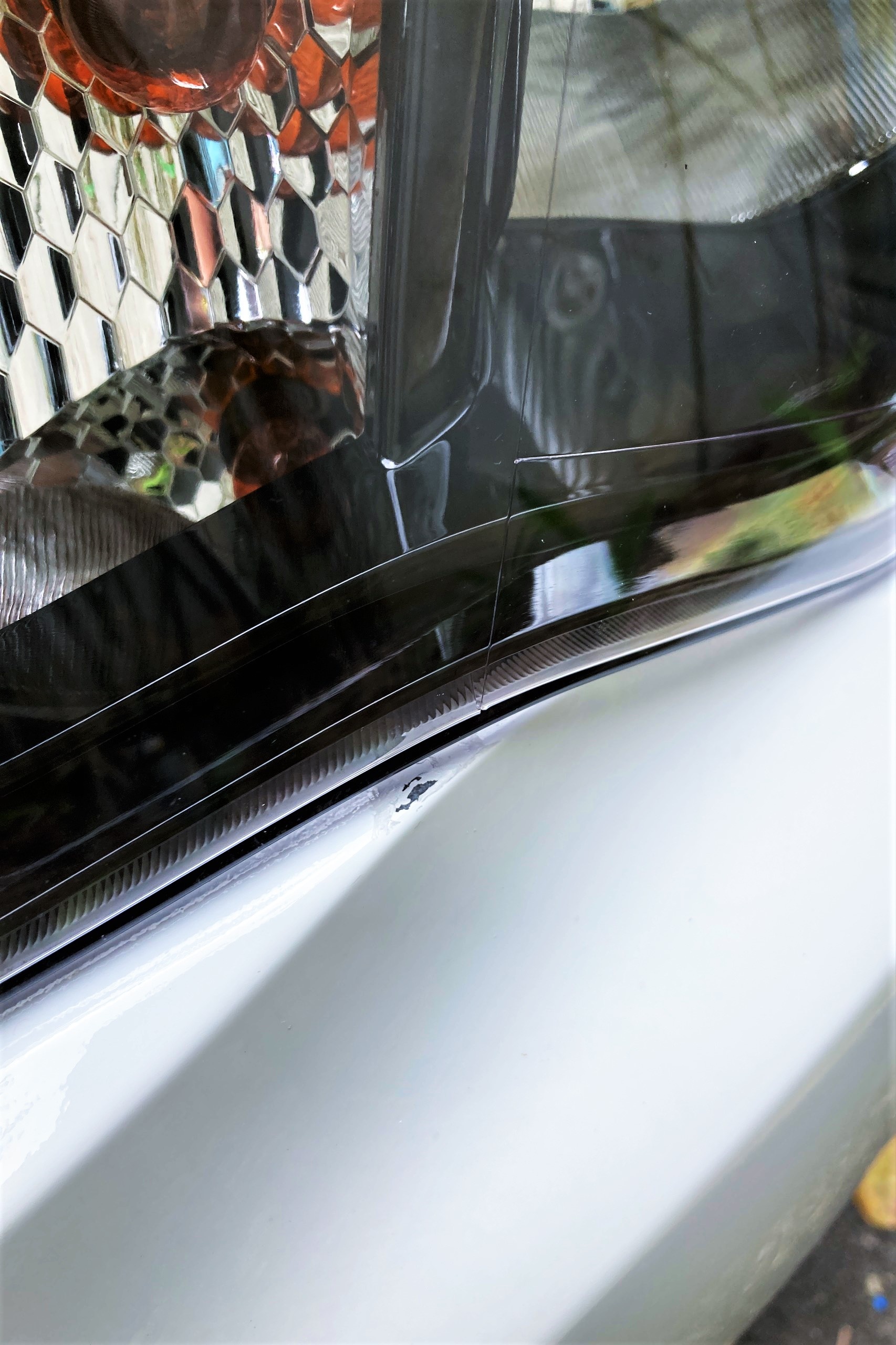 tray xuoc lop son khi rua oto bang may tu dong anh 1