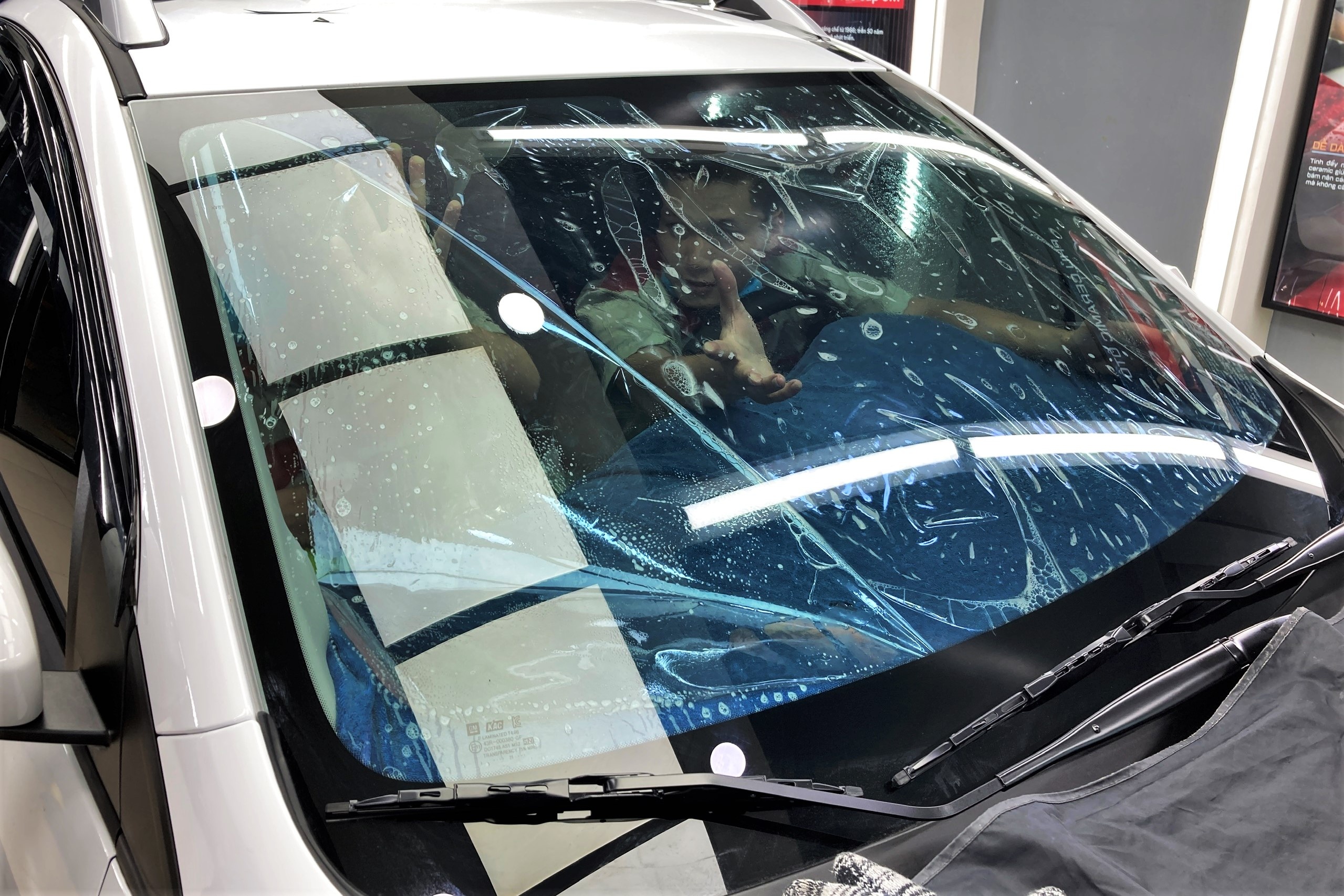 Dich vu dan film cach nhiet 'e khach' hinh anh