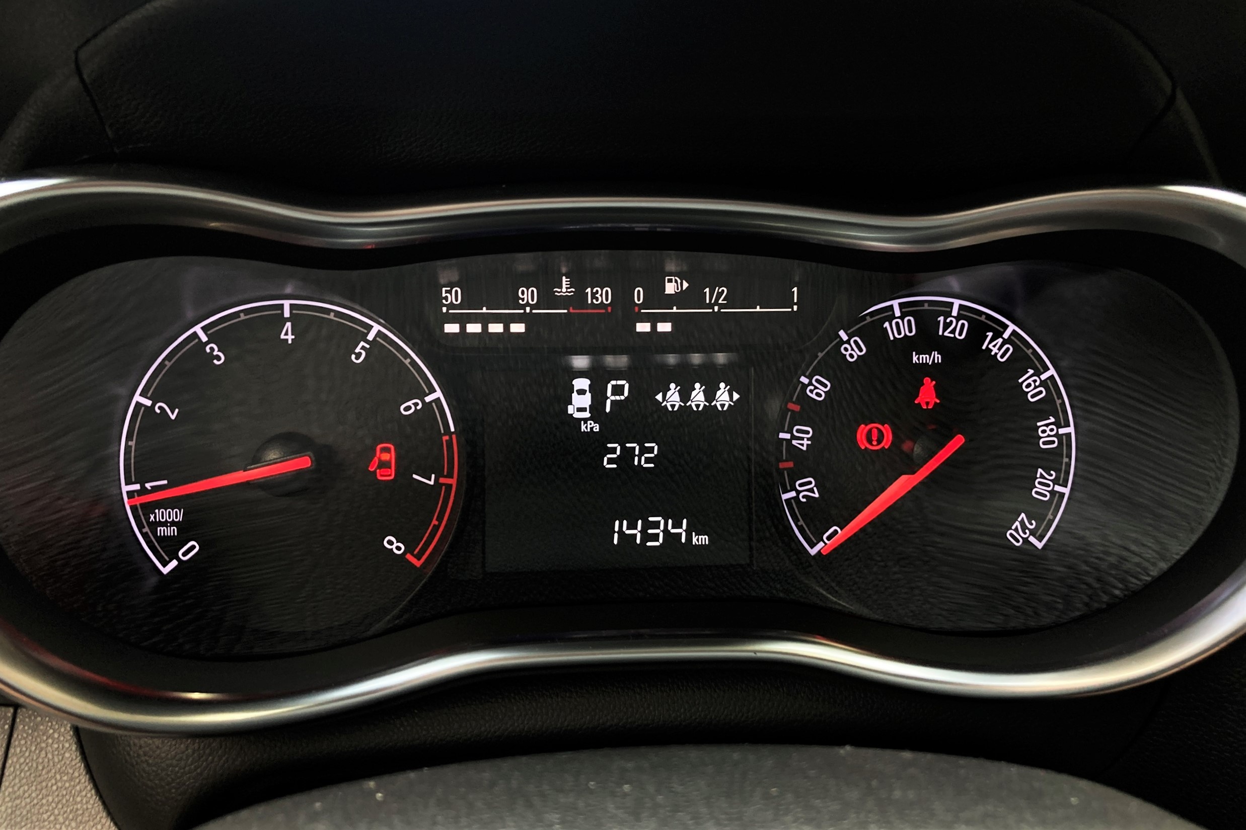 trang bi nen lap tren oto anh 5