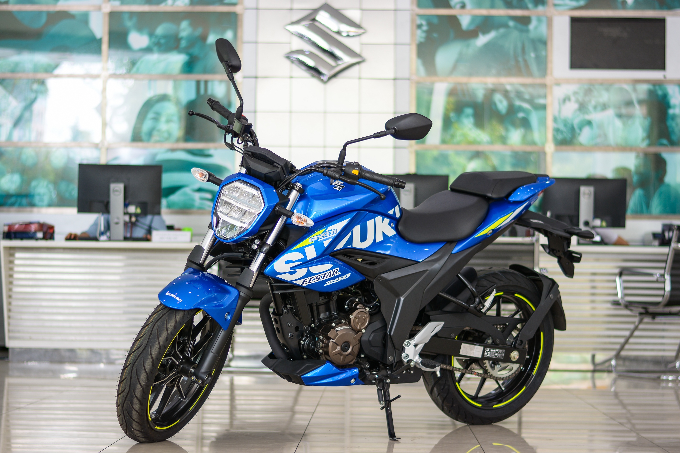 Chi tiết nakedbike Suzuki Gixxer 250 ảnh 1 Chi tiet nakedbike Suzuki Gixxer 250 anh 1