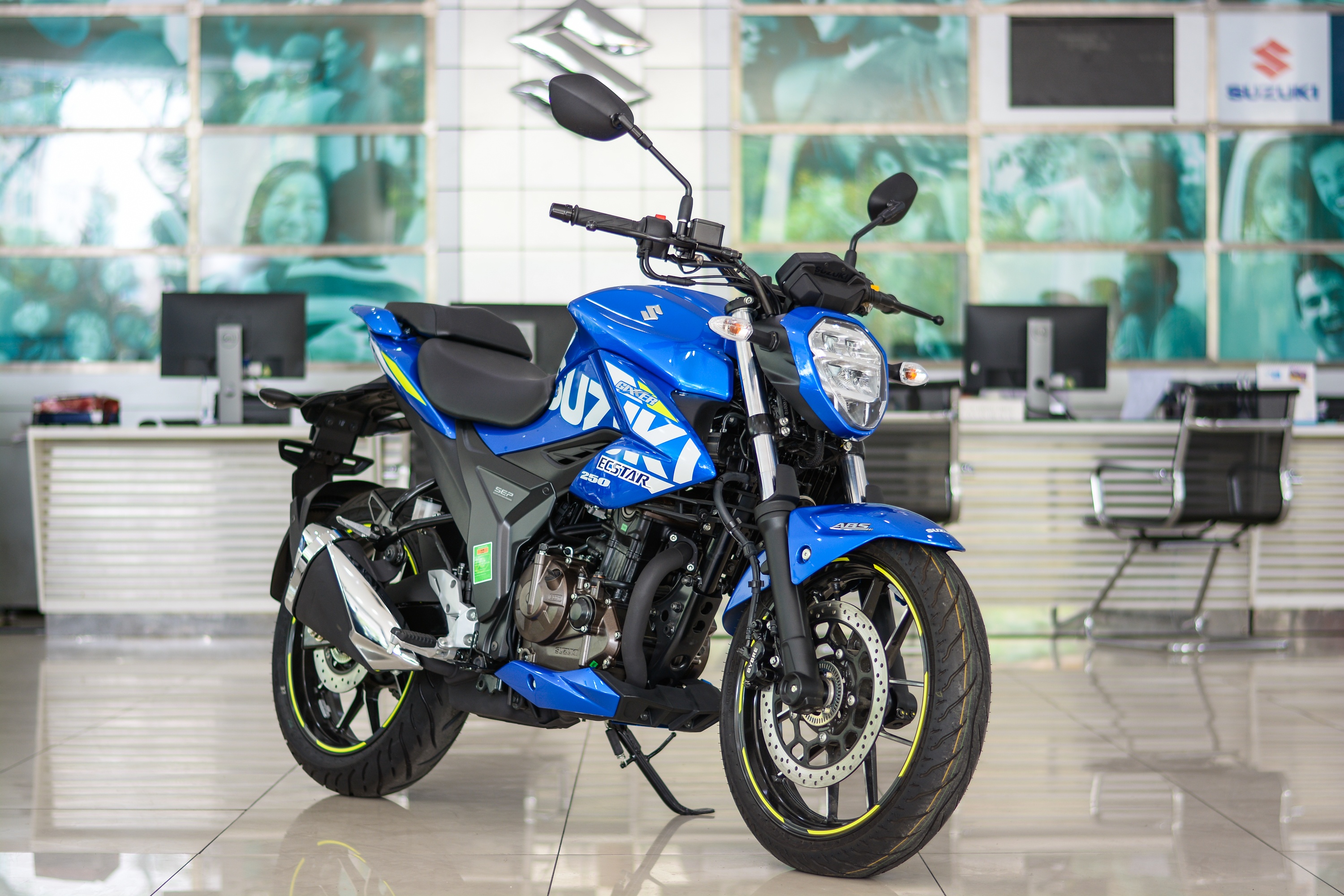 Chi tiết nakedbike Suzuki Gixxer 250 ảnh 10 Chi tiet nakedbike Suzuki Gixxer 250 anh 10