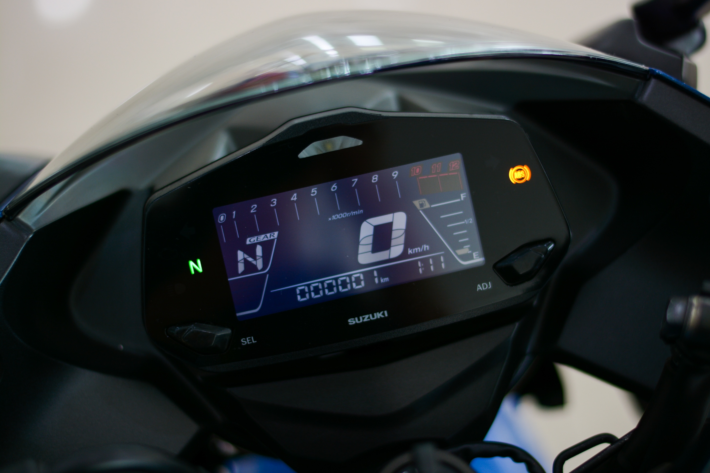 Cận cảnh Suzuki Gixxer SF250 vừa ra mắt ảnh 6 Can canh Suzuki Gixxer SF250 vua ra mat anh 6