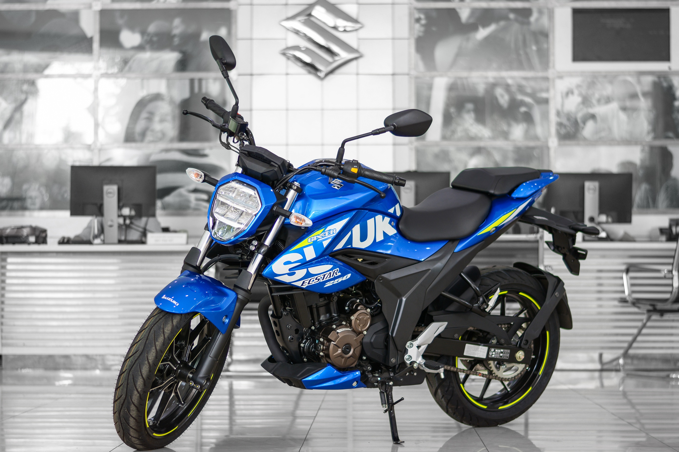 Chi tiet Suzuki Gixxer 250 gia 120,9 trieu dong tai Viet Nam hinh anh
