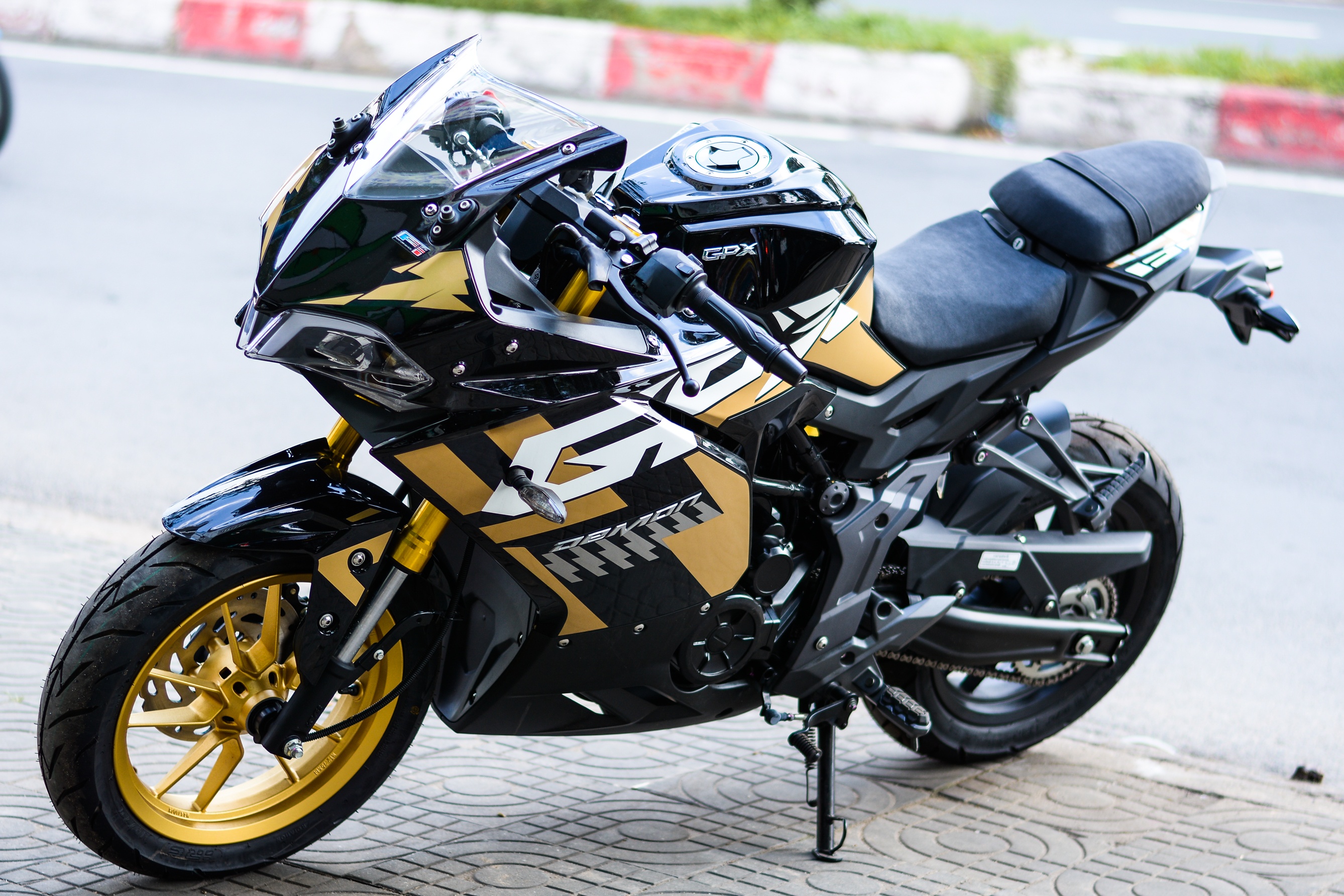 Chi tiet GPX Demon 150GR-FI, sportbike gia 60 trieu dong hinh anh