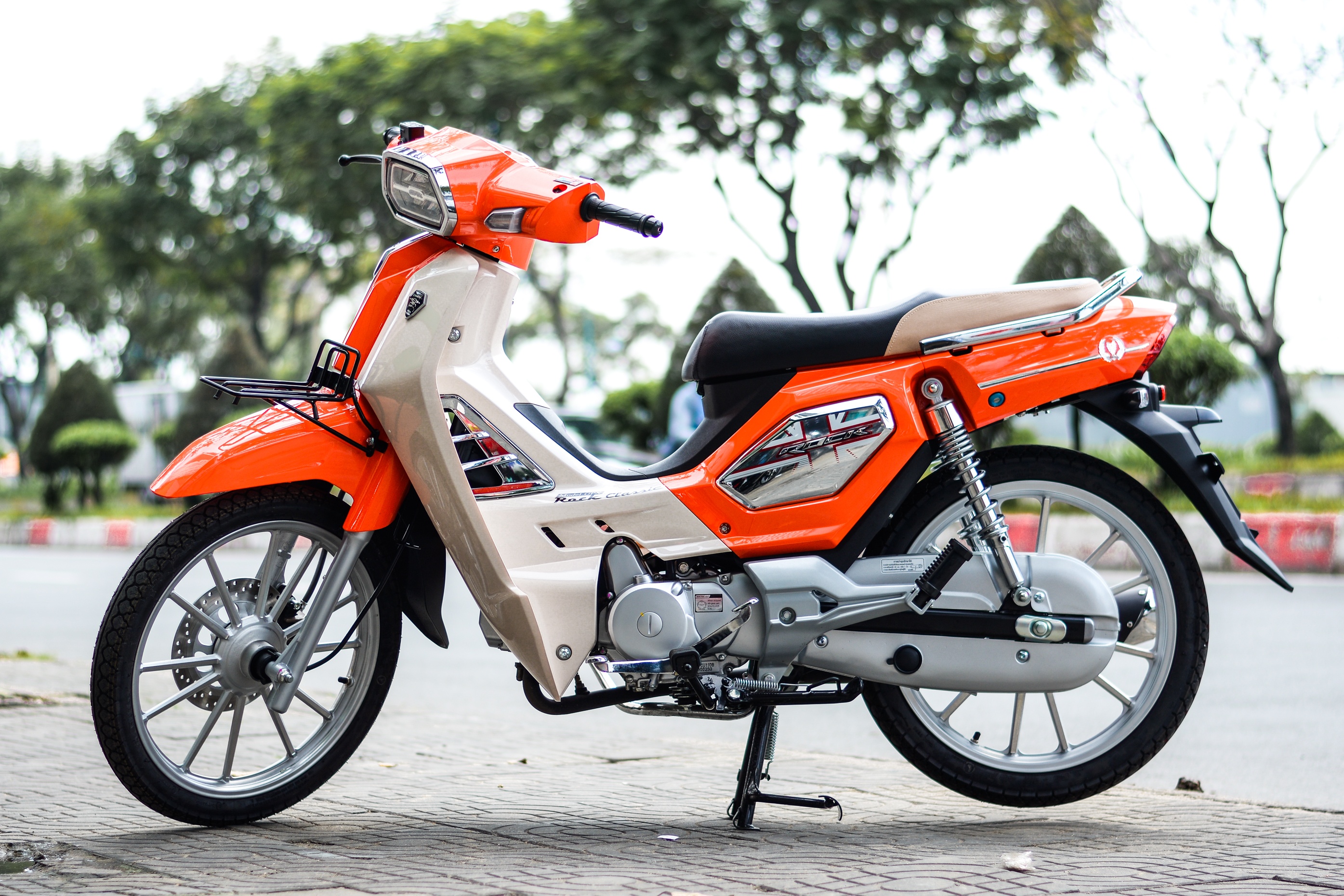 GPX Rock 110 xuat hien tai Viet Nam, thiet ke giong Honda Dream hinh anh